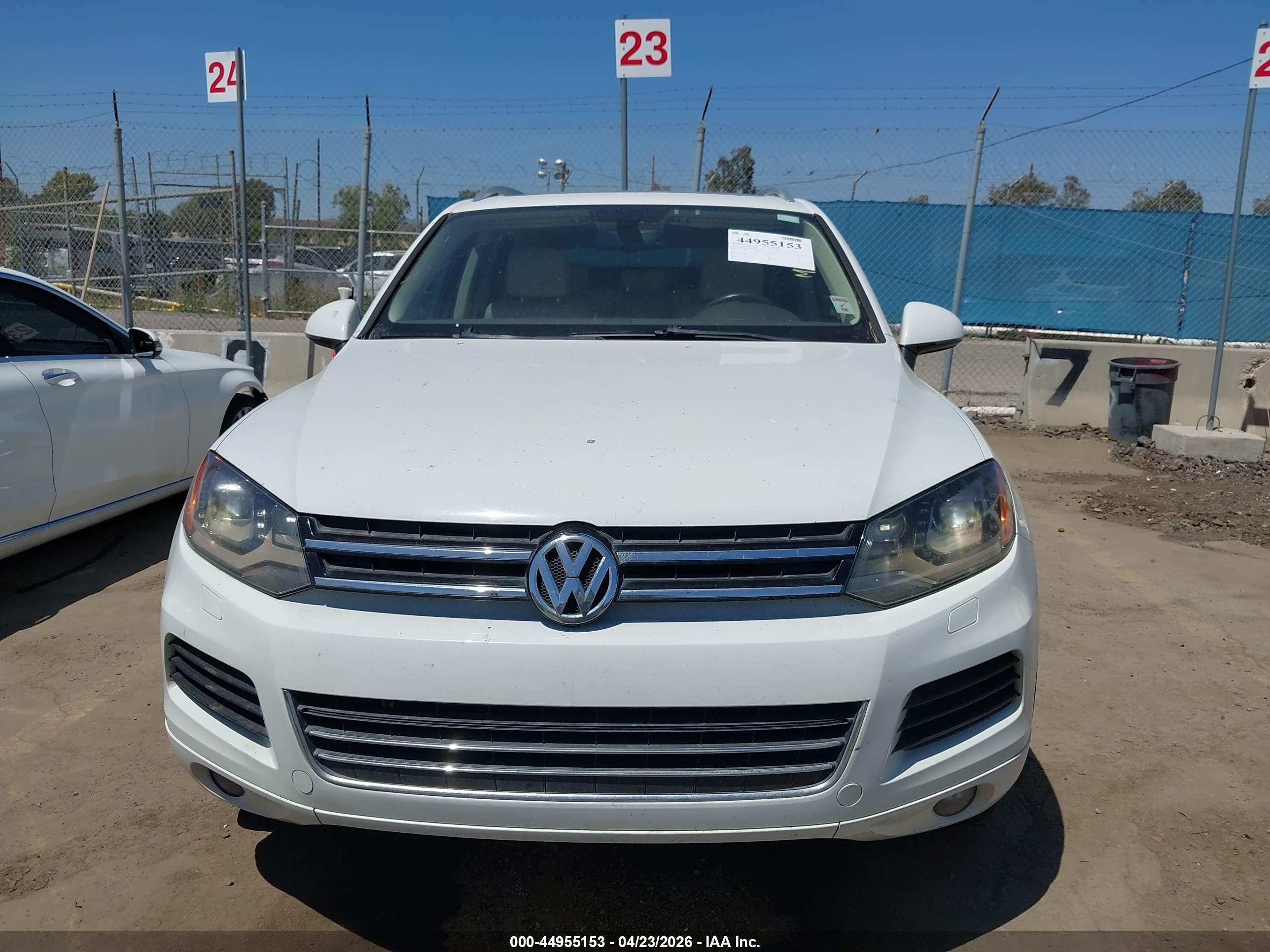 VOLKSWAGEN TOUAREG image 6
