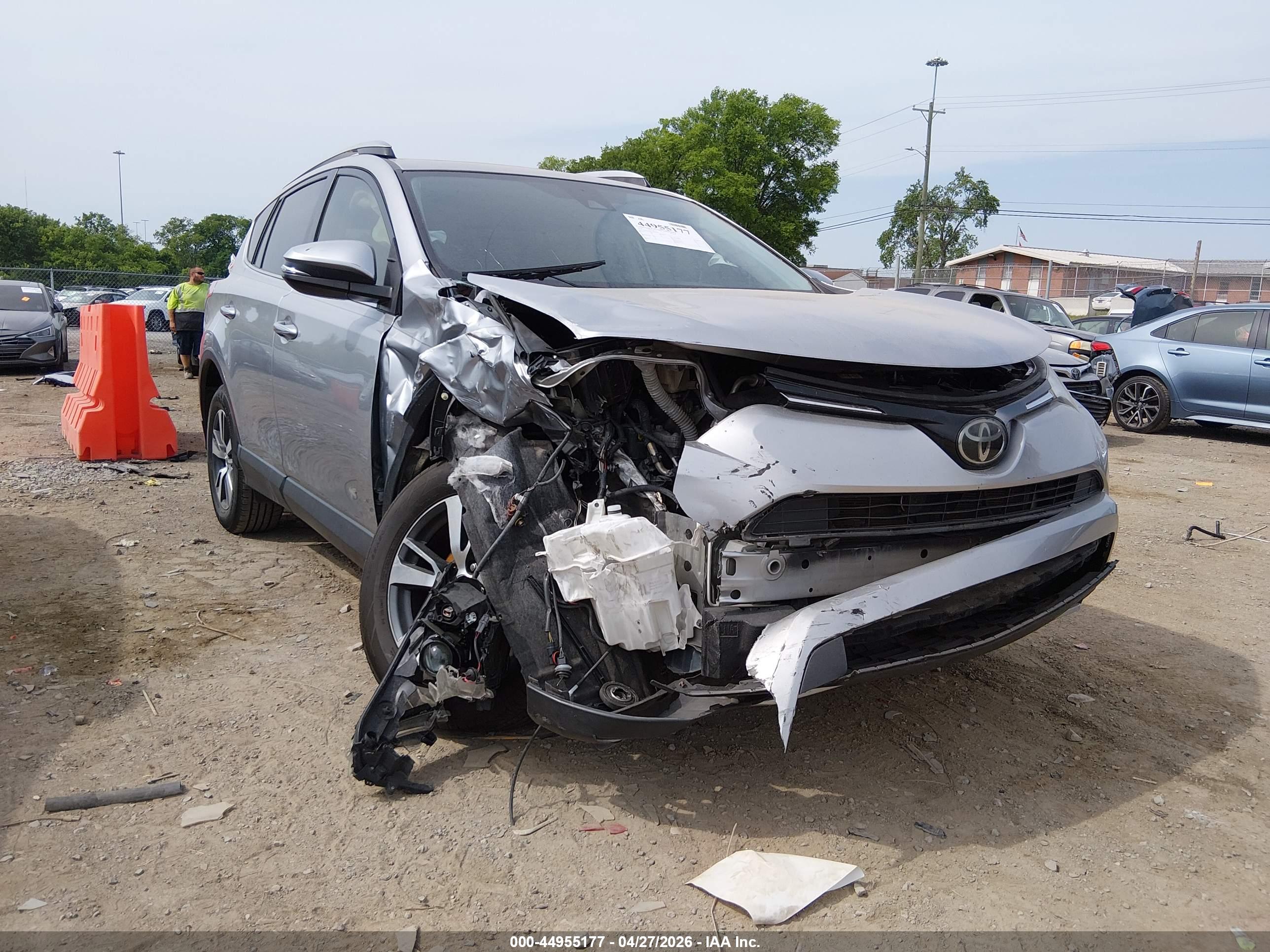 TOYOTA RAV4 image 6