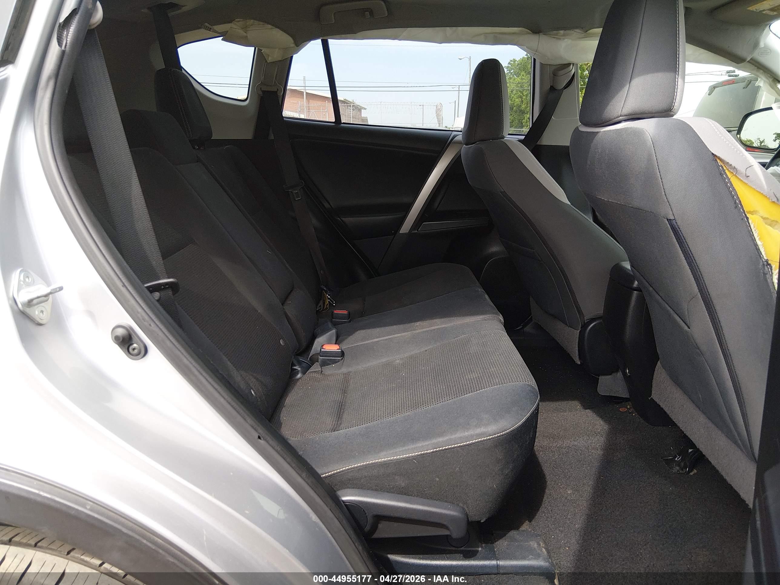 TOYOTA RAV4 image 8