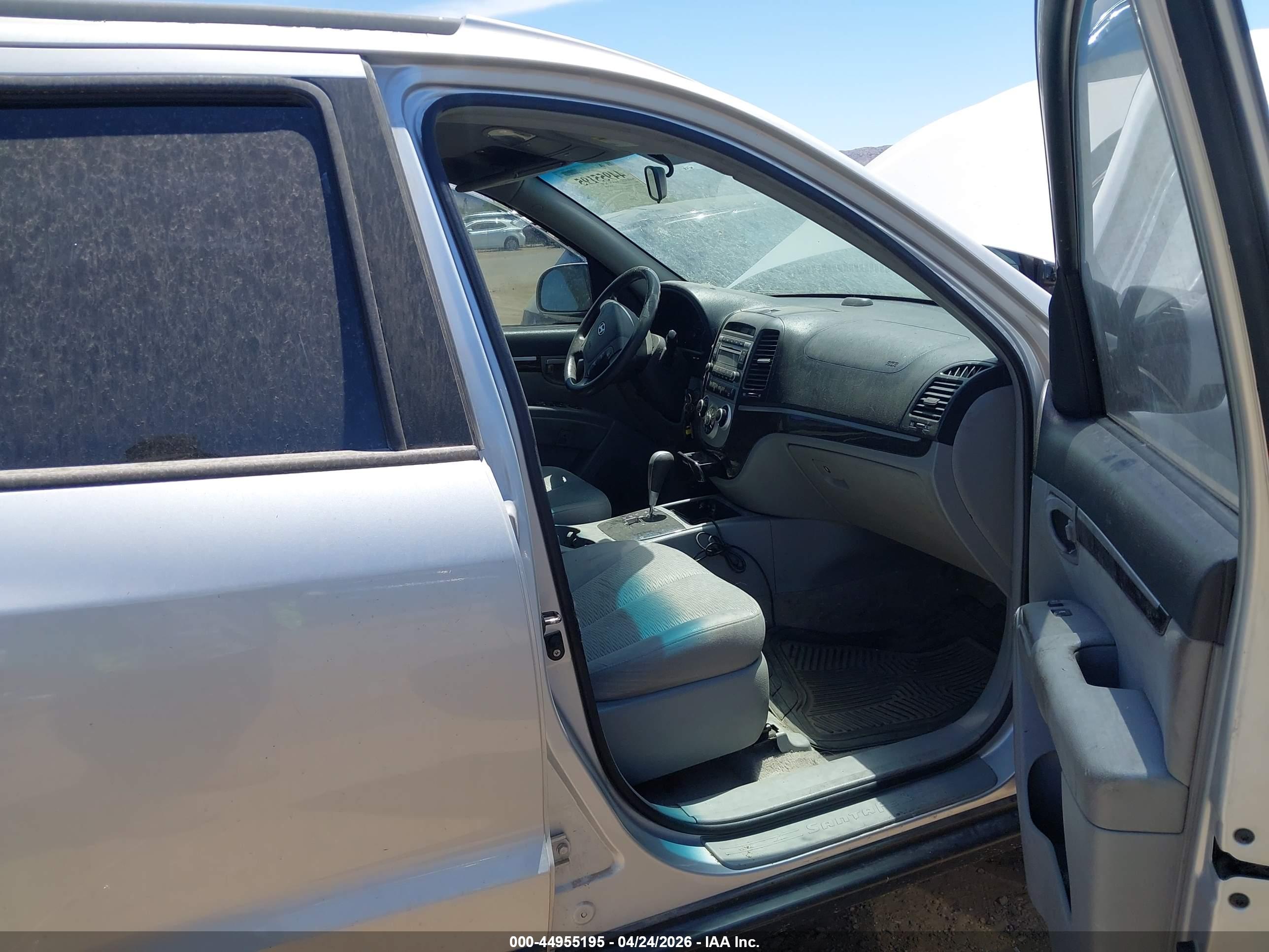 HYUNDAI SANTA image 5