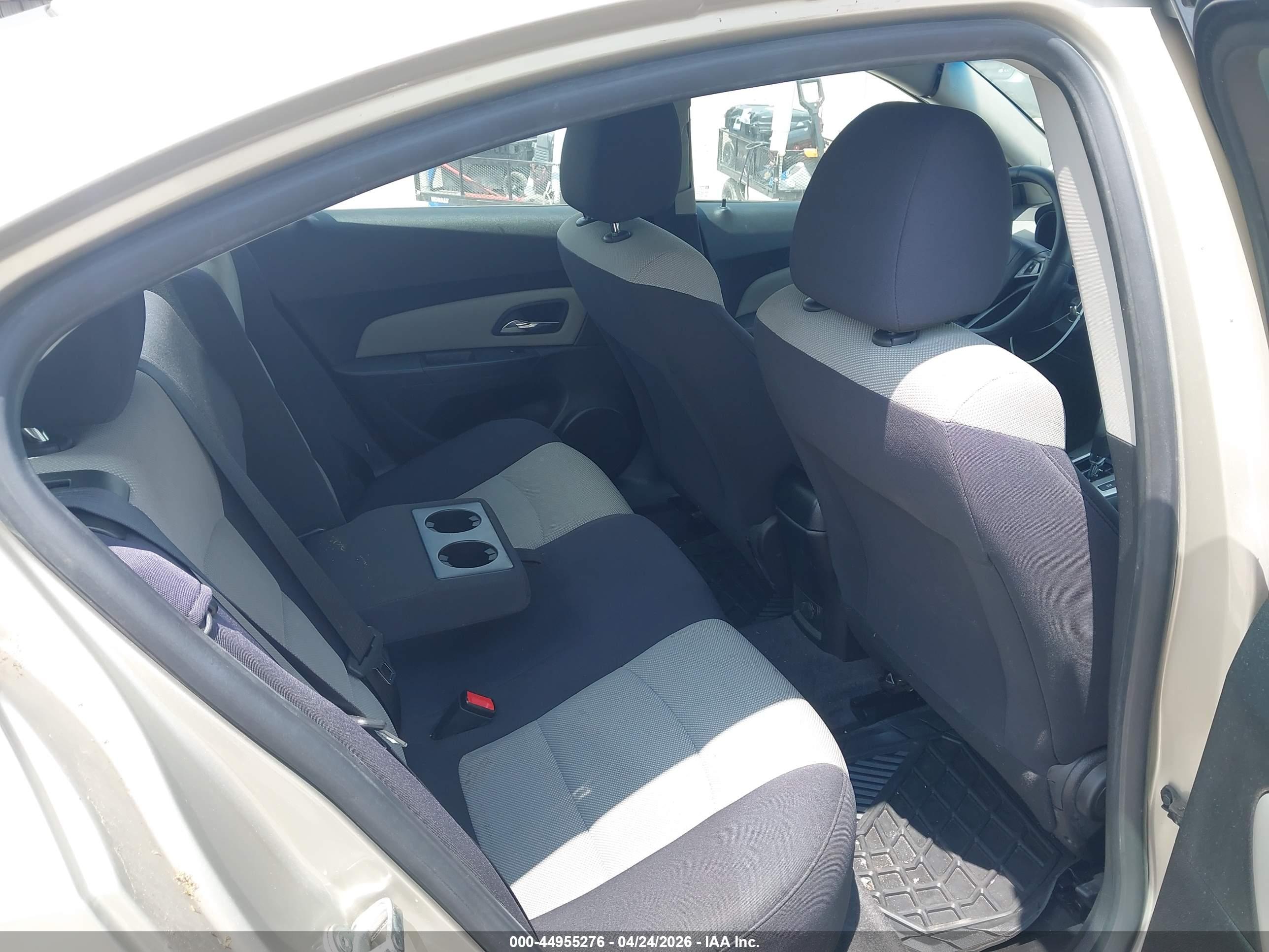 CHEVROLET CRUZE image 8
