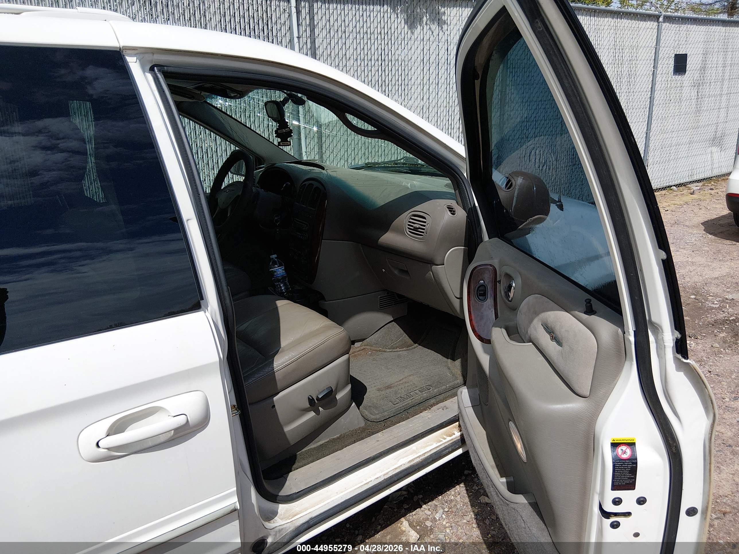 CHRYSLER TOWN image 5