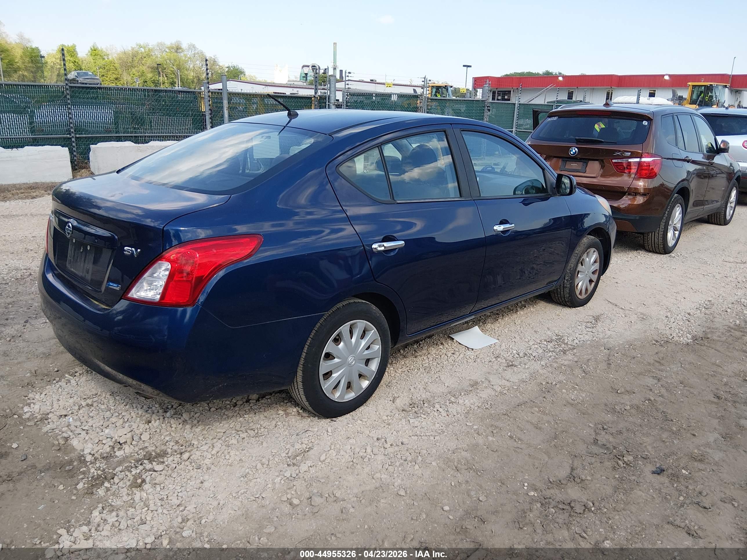 NISSAN VERSA image 4