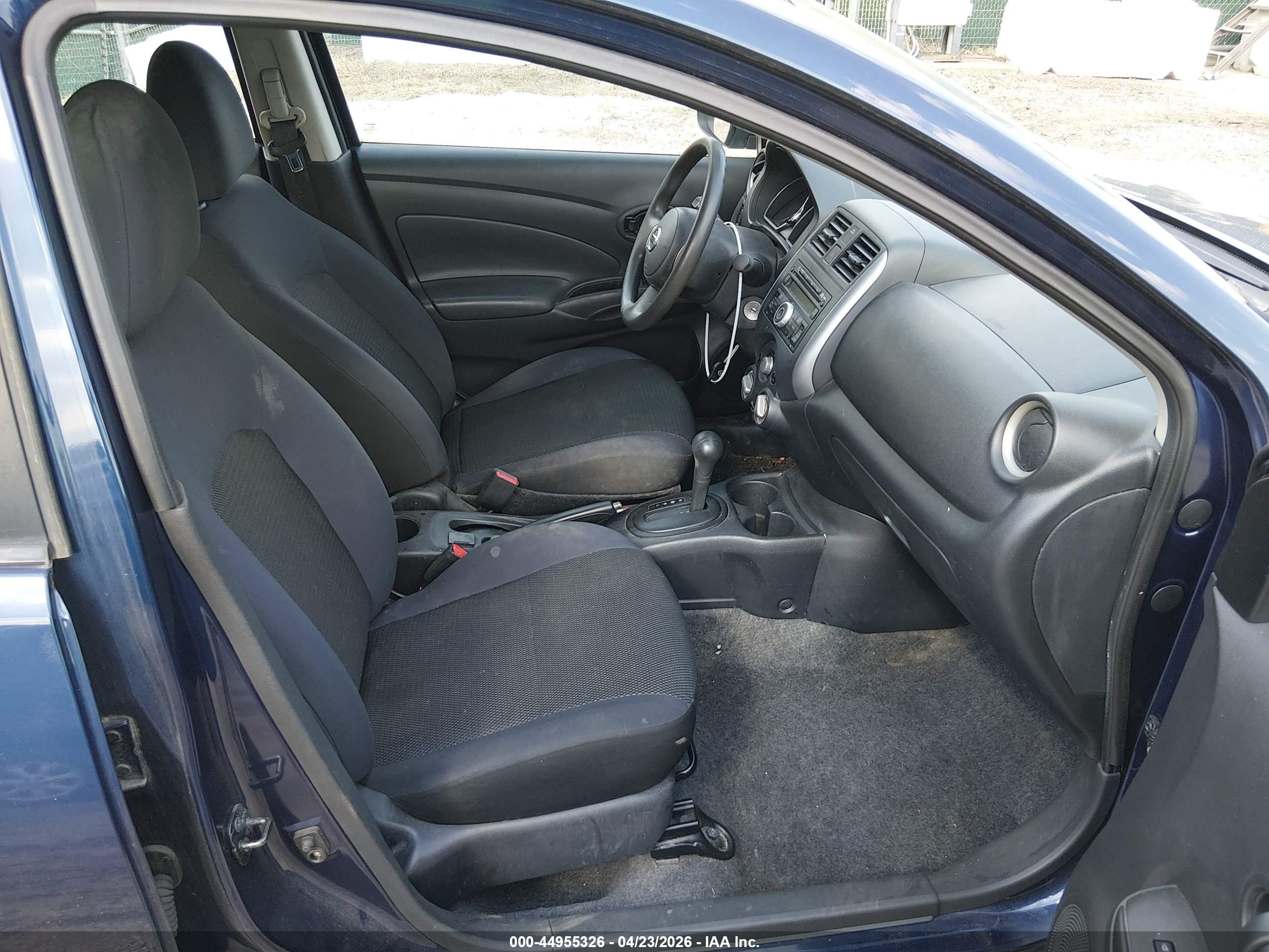 NISSAN VERSA image 5