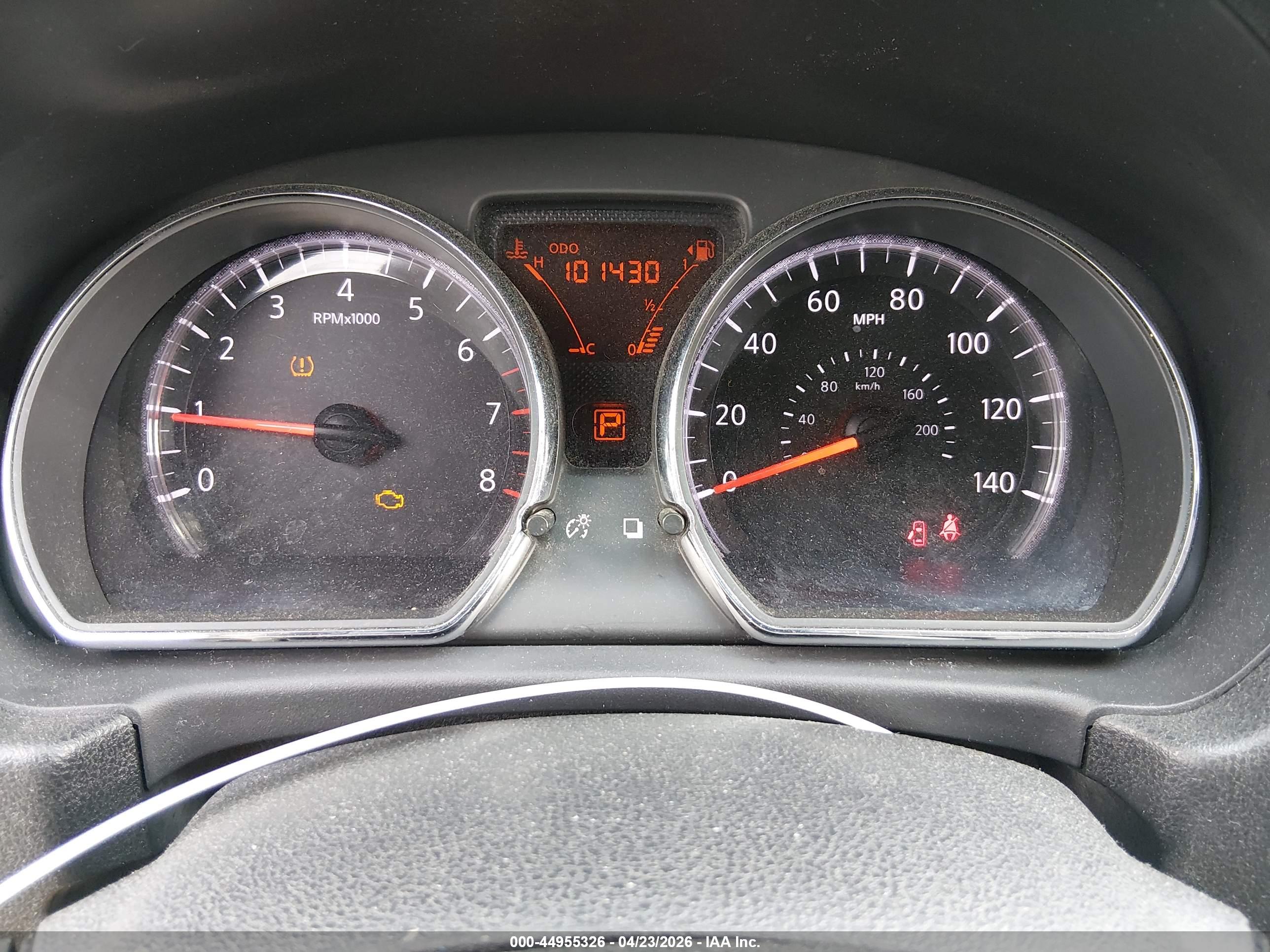 NISSAN VERSA image 7