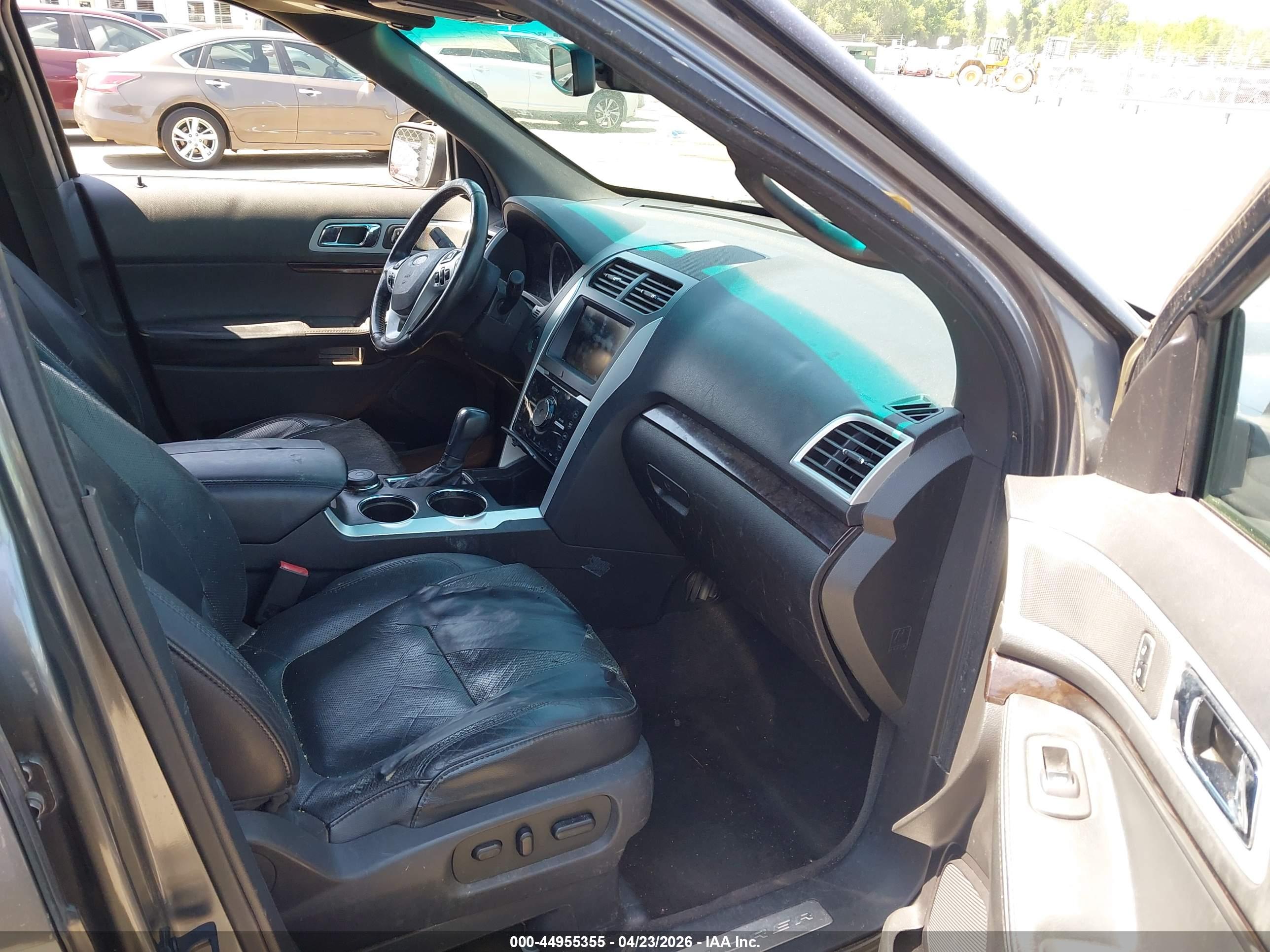 FORD EXPLORER image 5