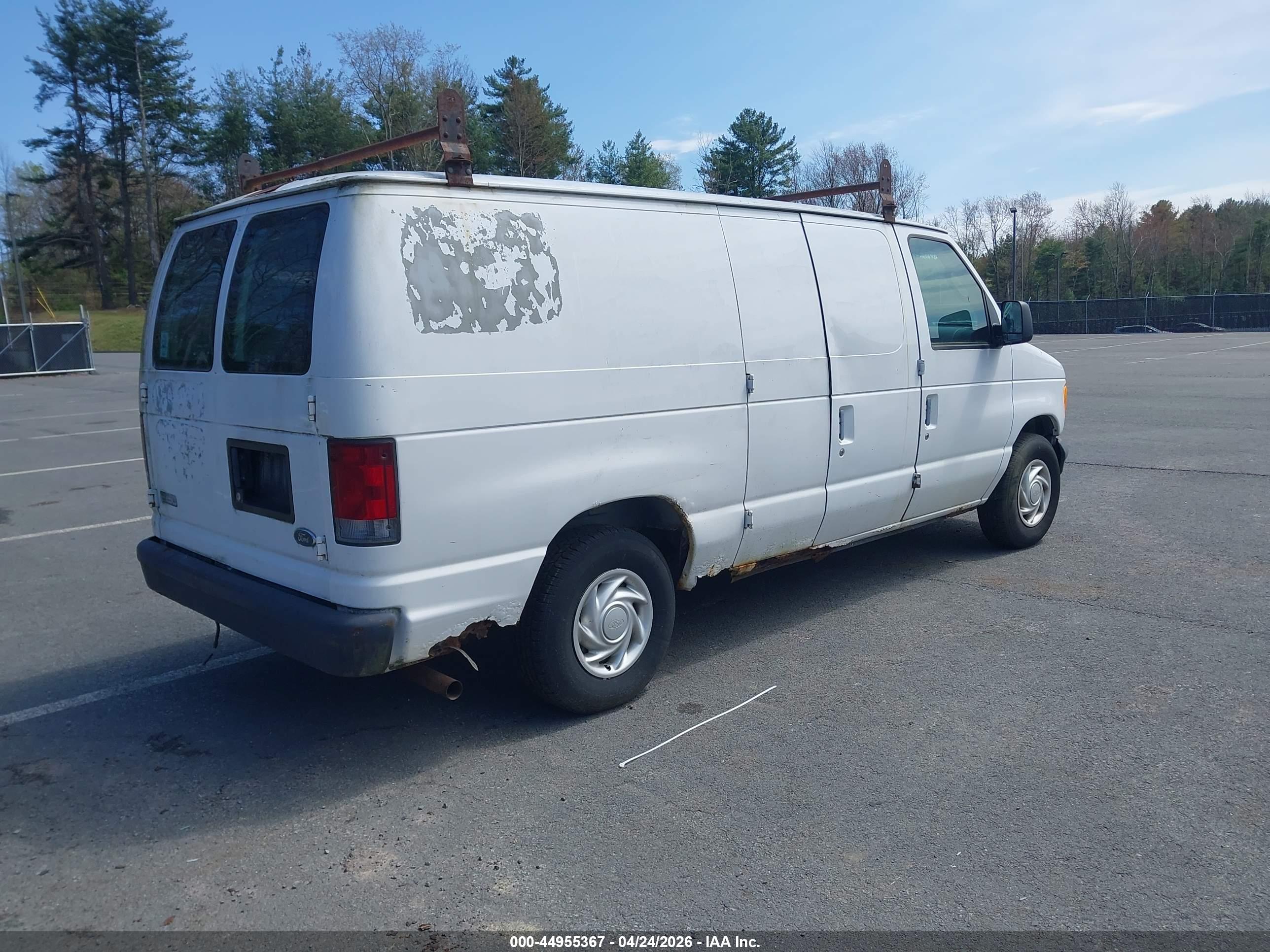 FORD E-150 image 4