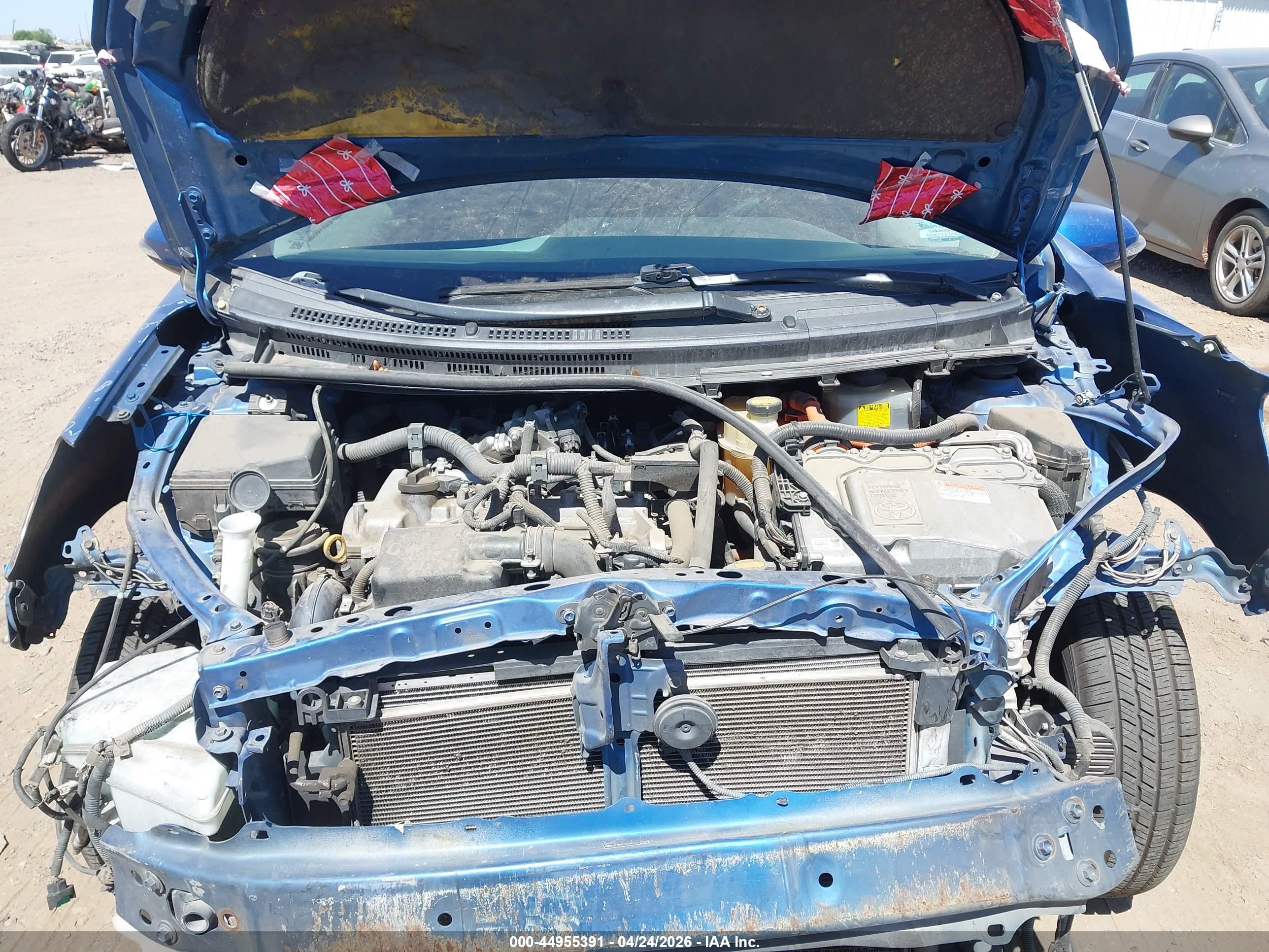 TOYOTA PRIUS image 10