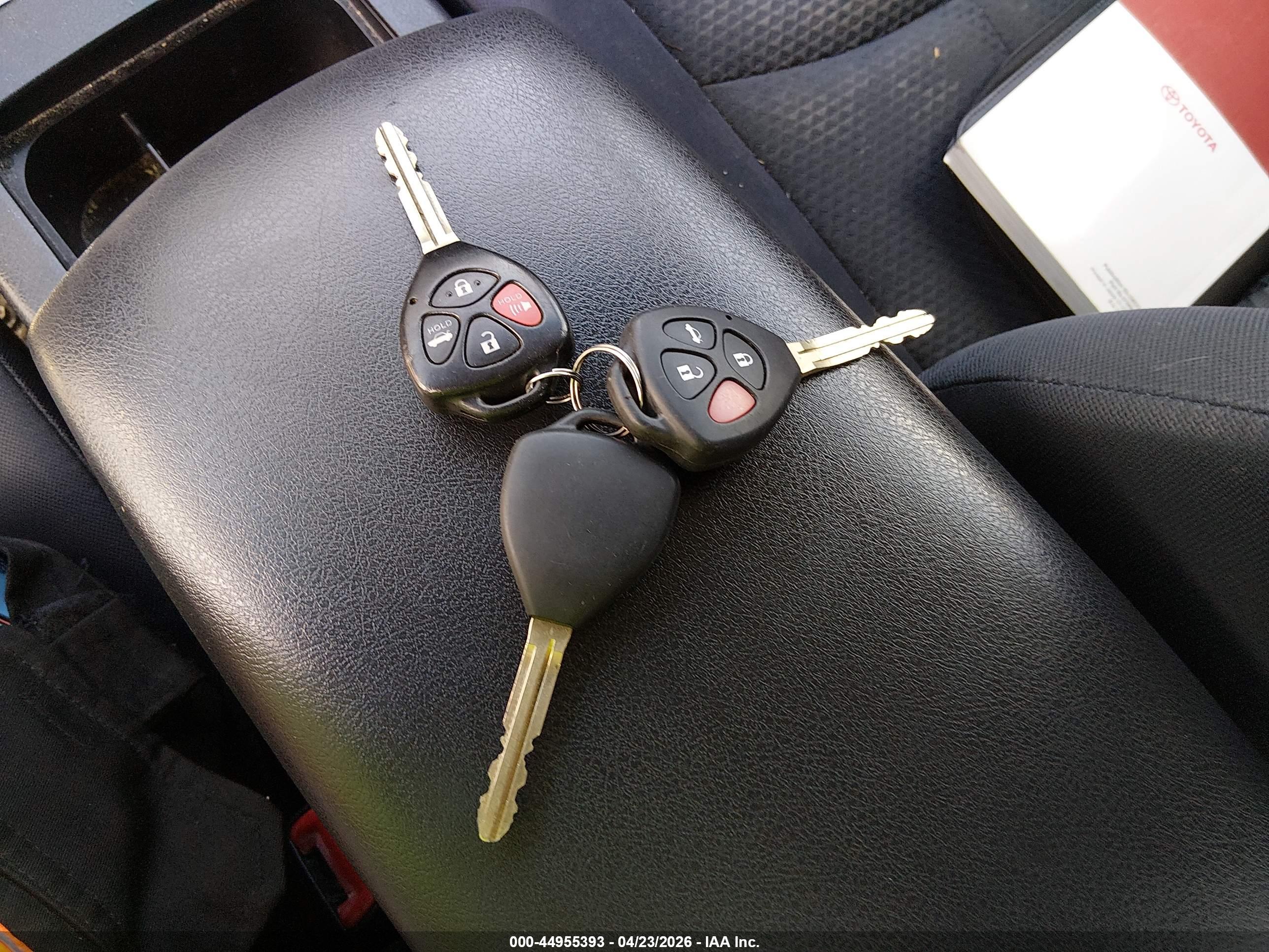 TOYOTA CAMRY image 11