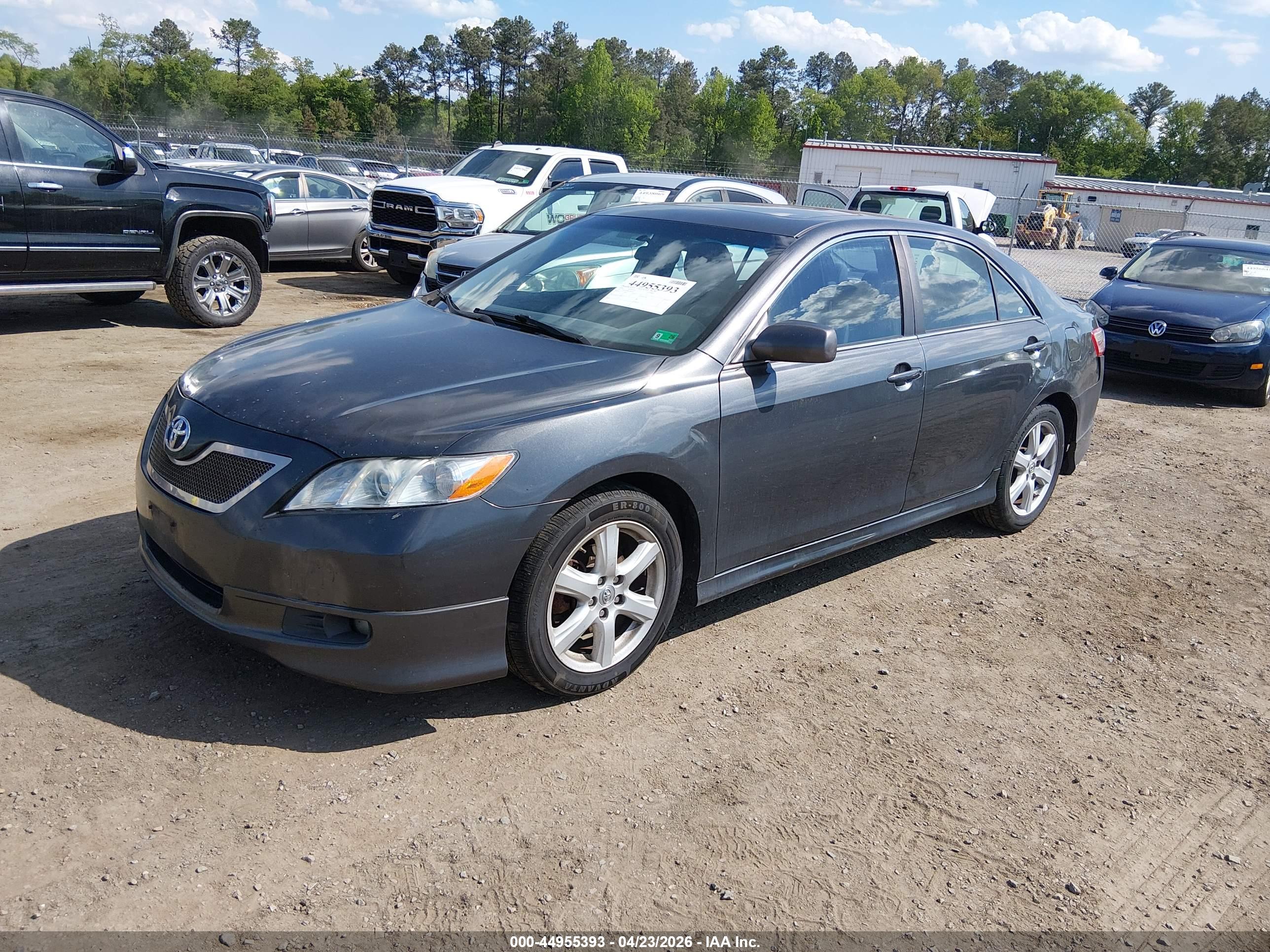 TOYOTA CAMRY image 2