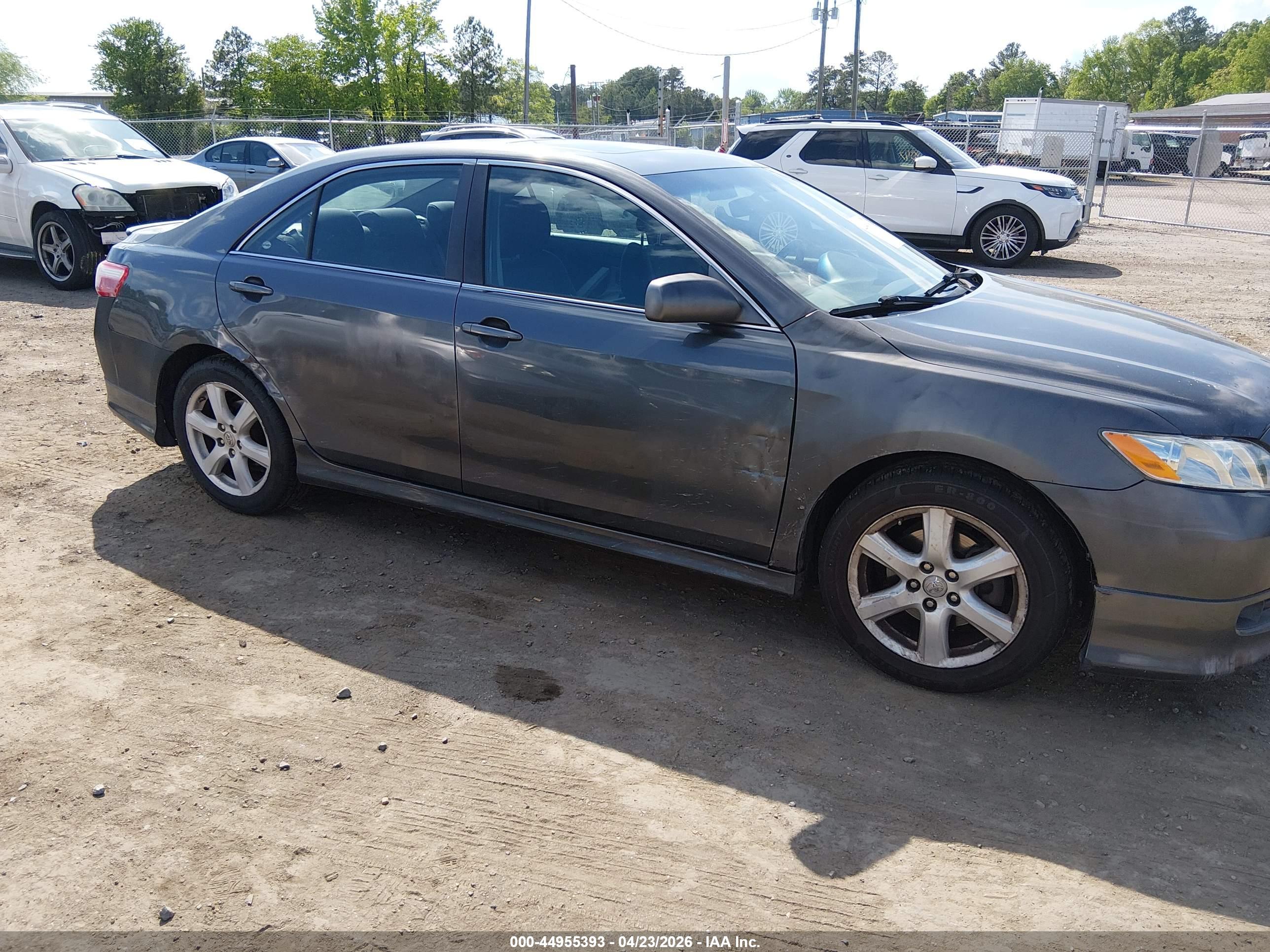 TOYOTA CAMRY image 6