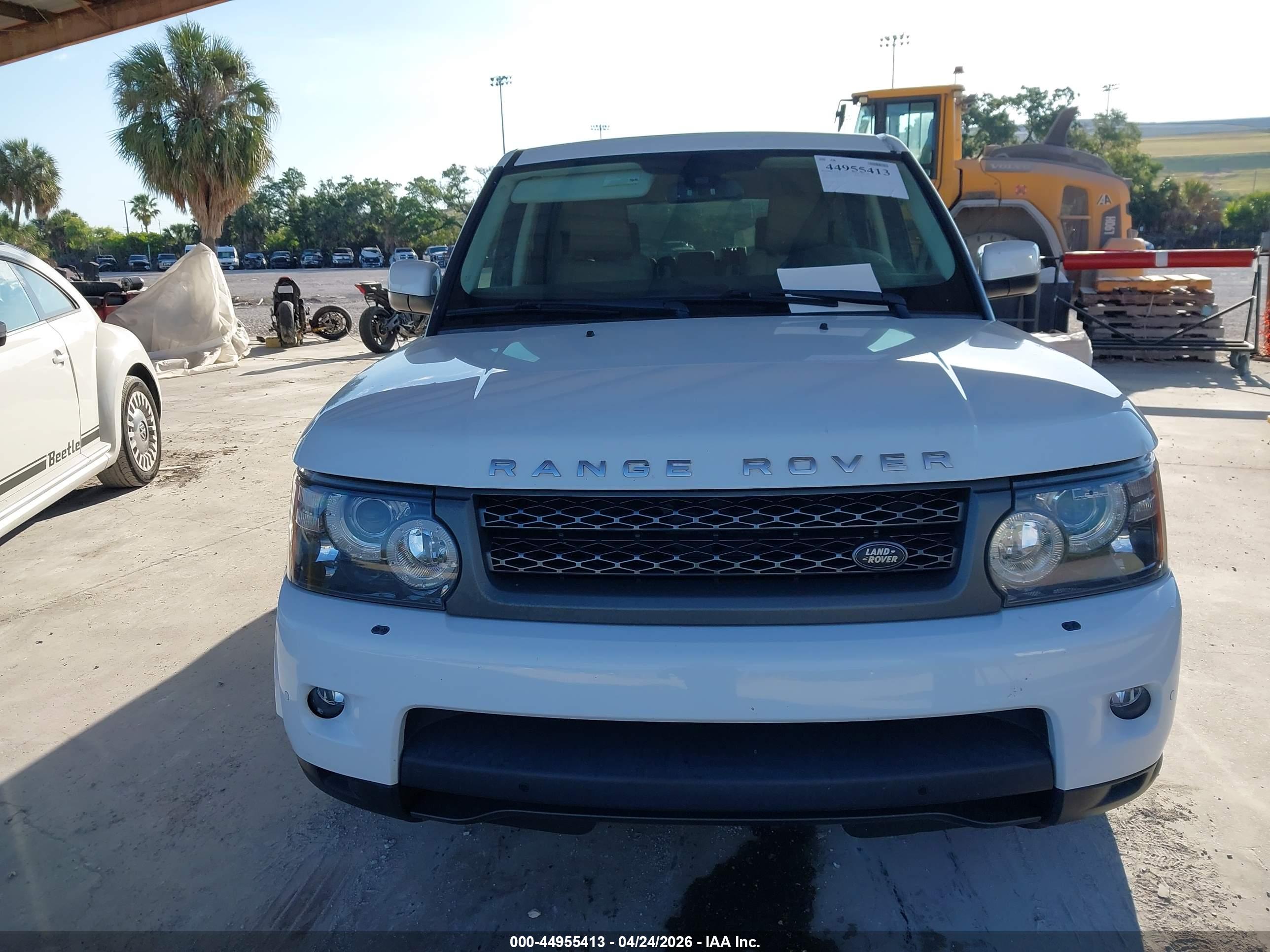 LAND ROVER image 6