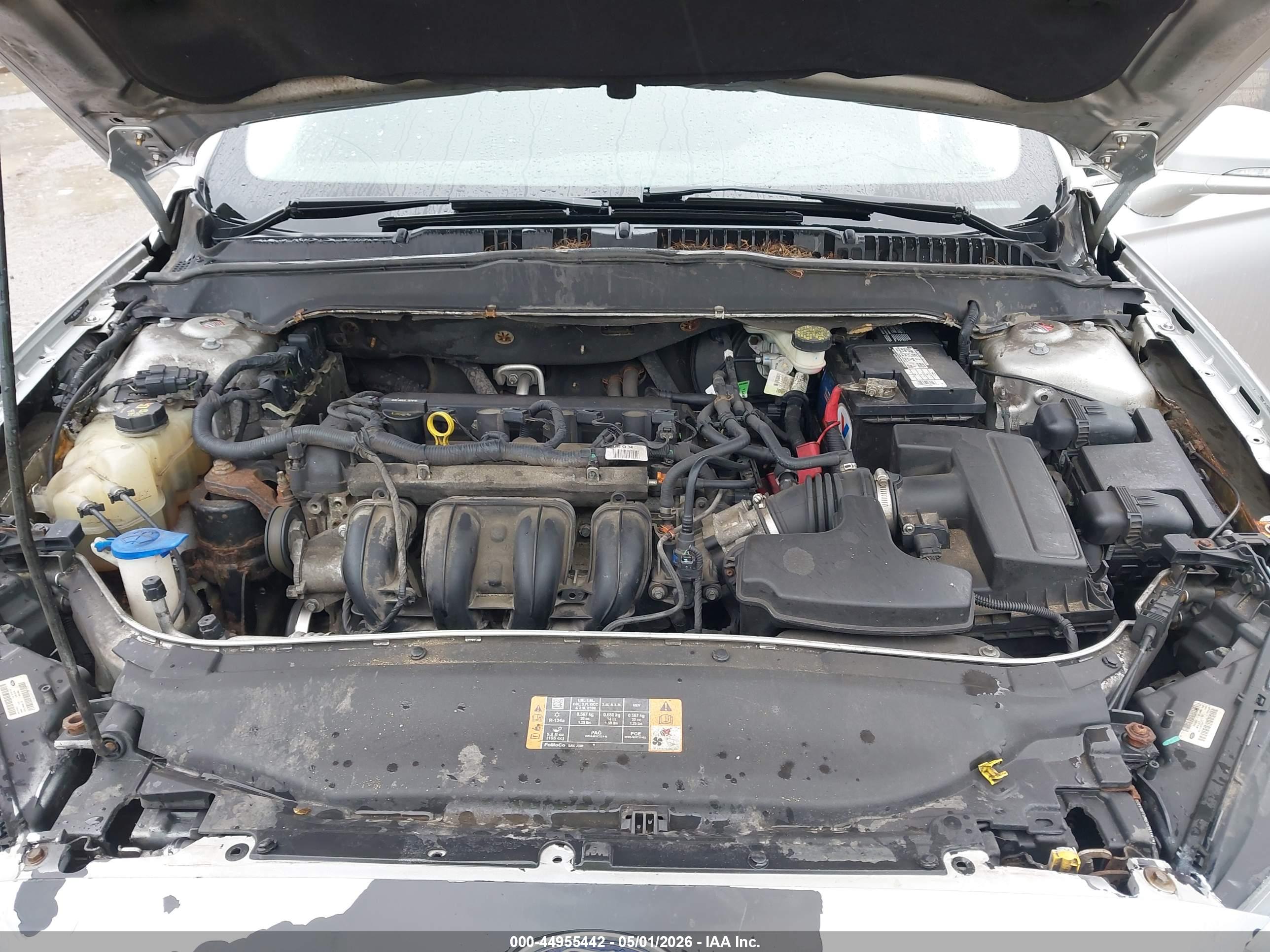 FORD FUSION image 10