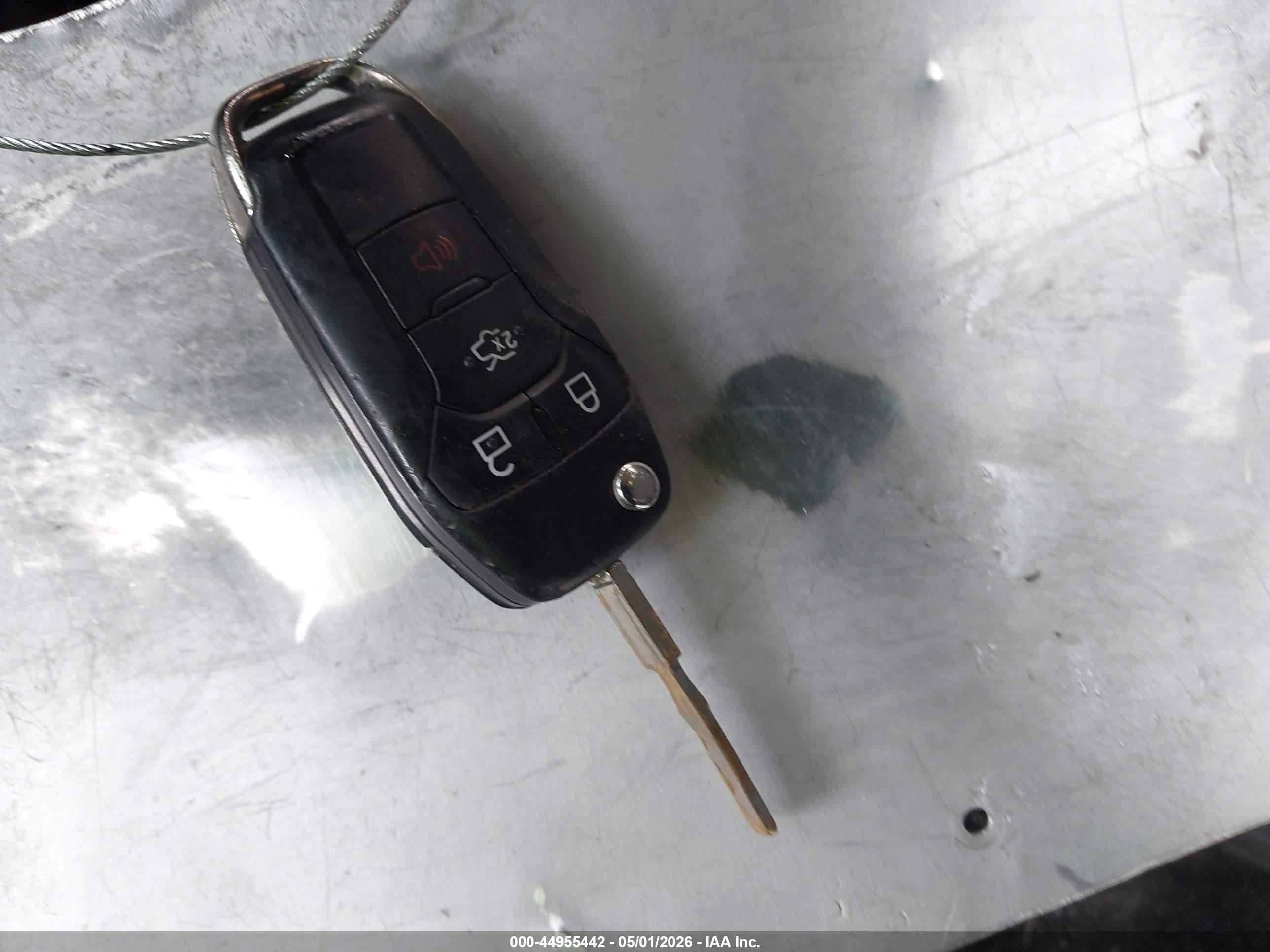 FORD FUSION image 11