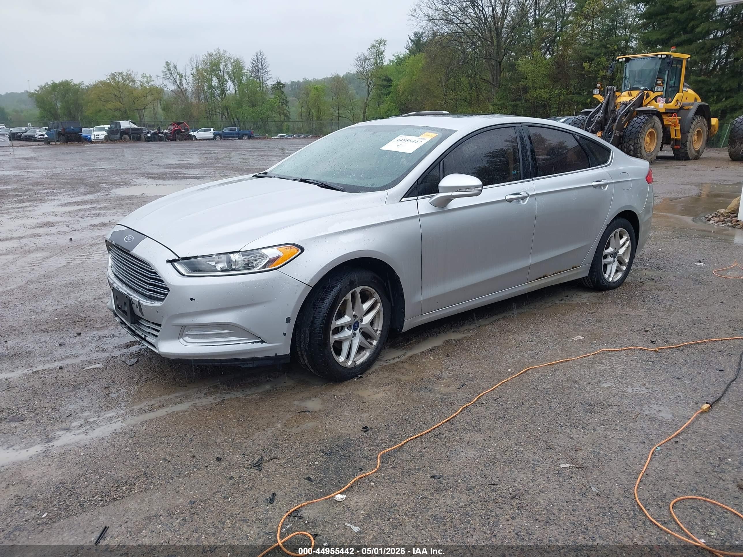 FORD FUSION image 2