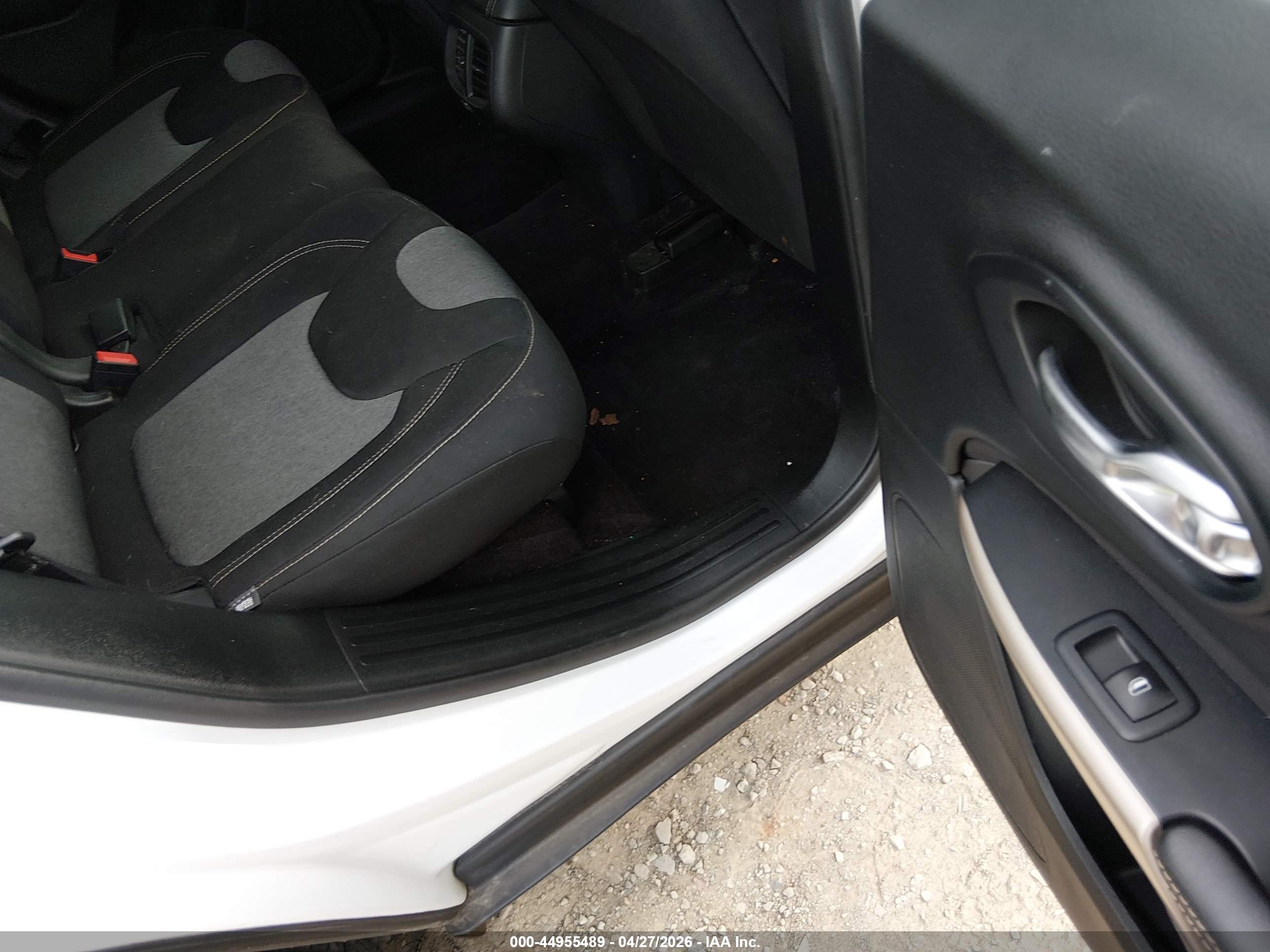 JEEP CHEROKEE image 8