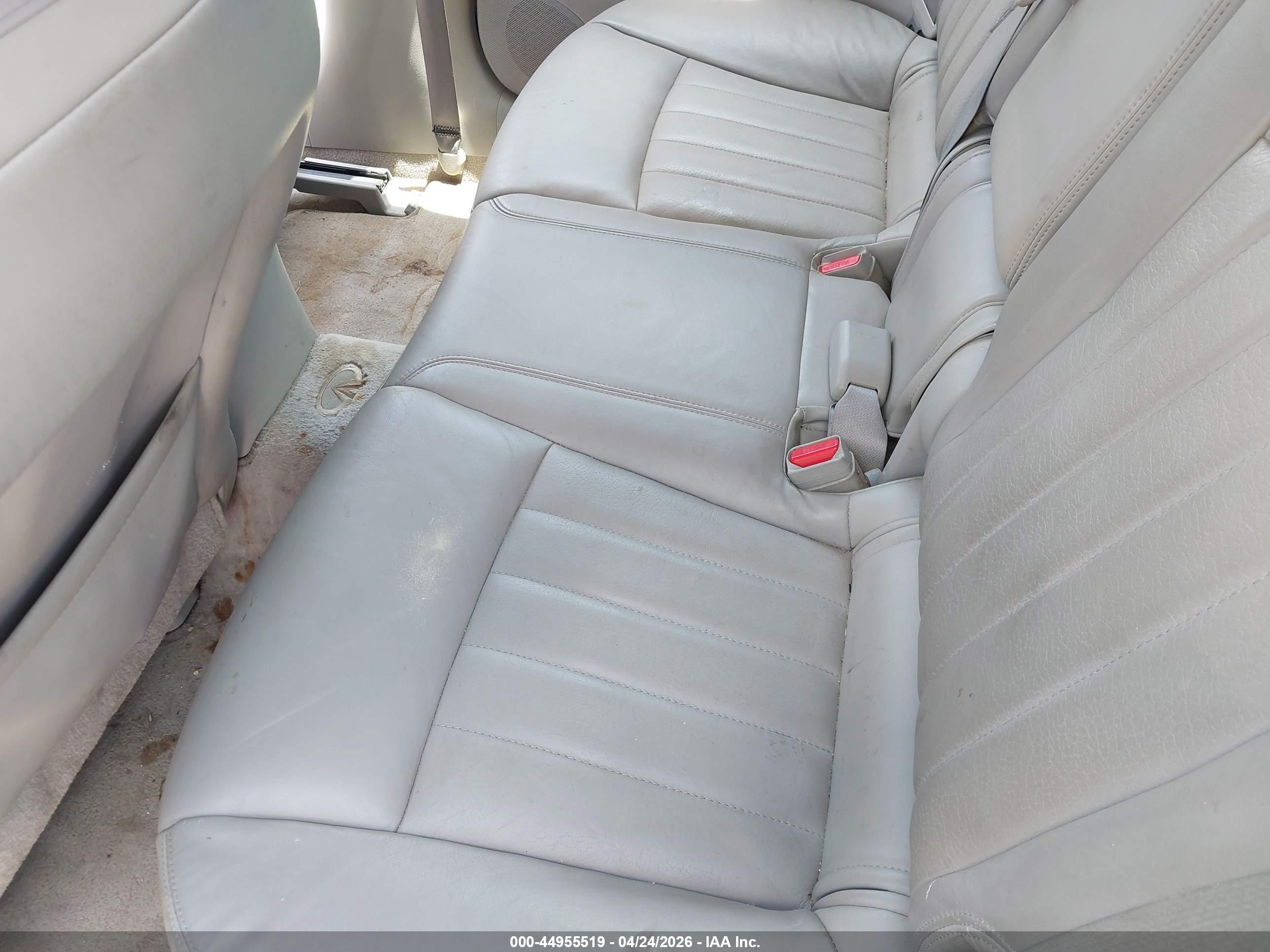 INFINITI EX35 image 8