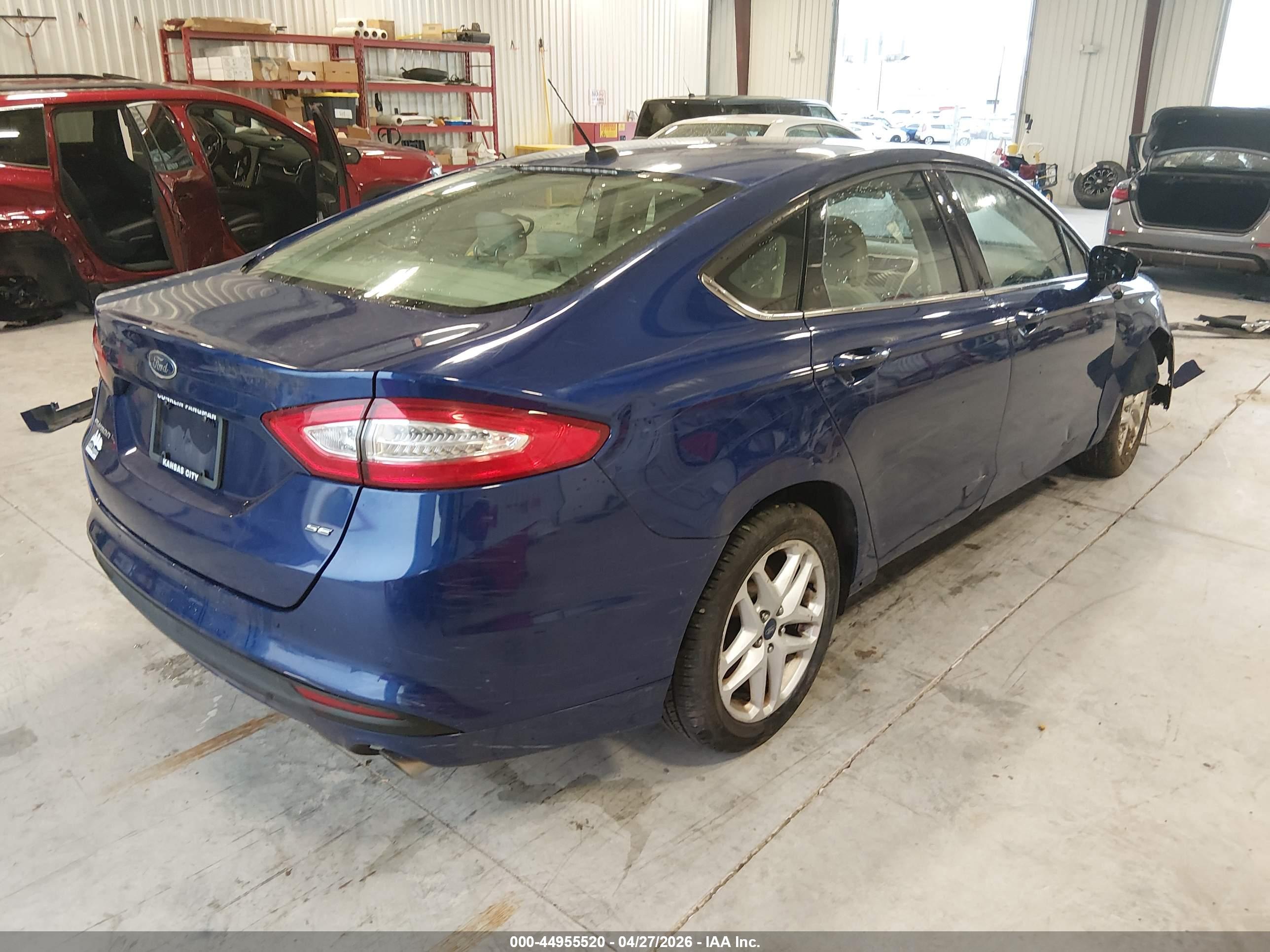 FORD FUSION image 4