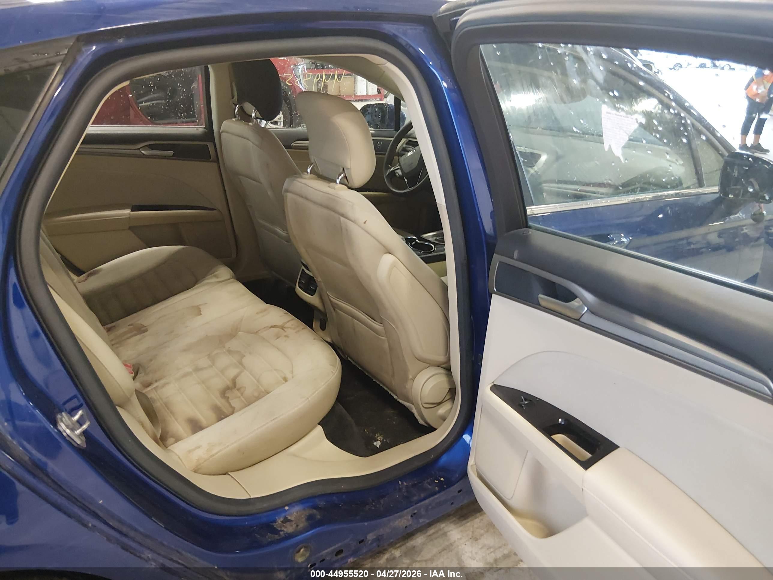 FORD FUSION image 8