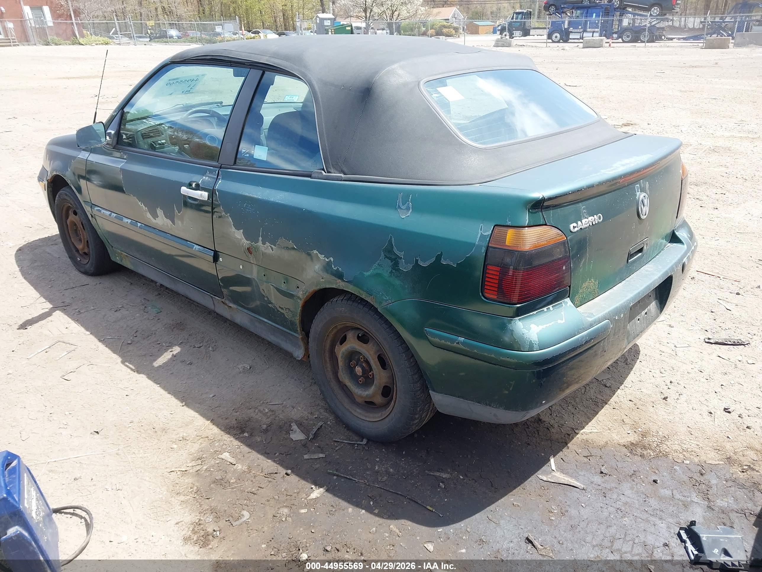 VOLKSWAGEN CABRIO image 3