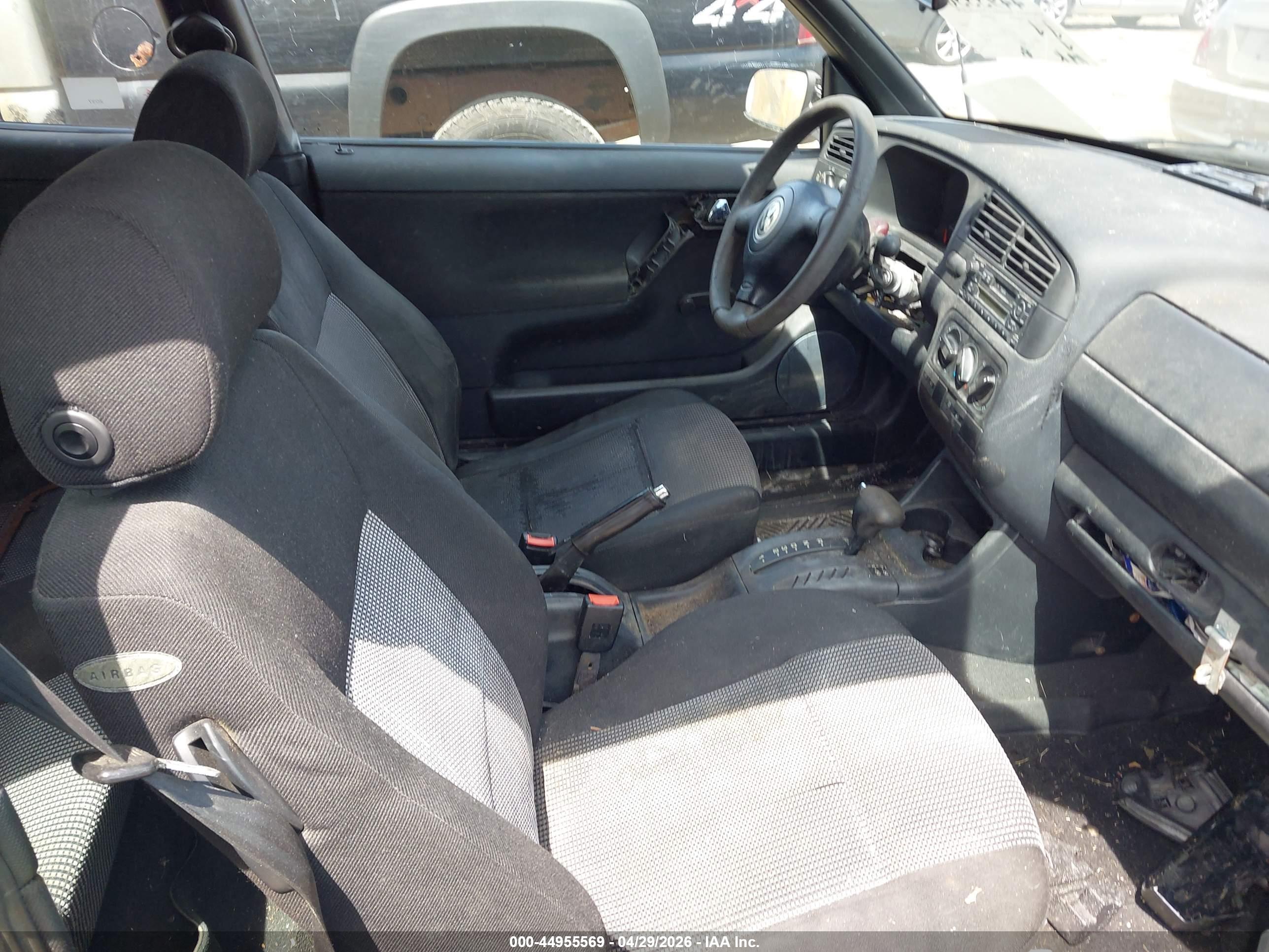 VOLKSWAGEN CABRIO image 5