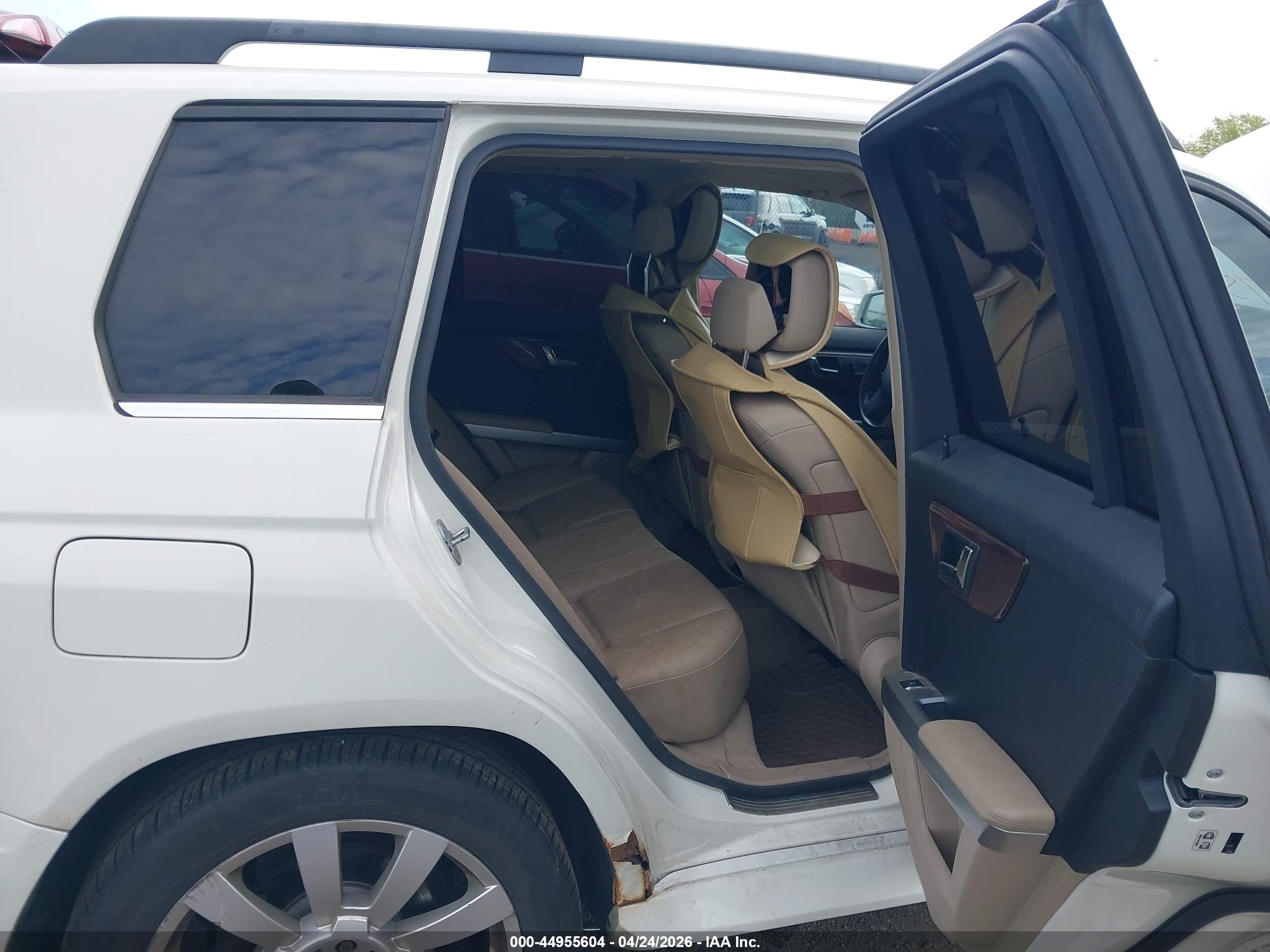 MERCEDES-BENZ GLK image 8