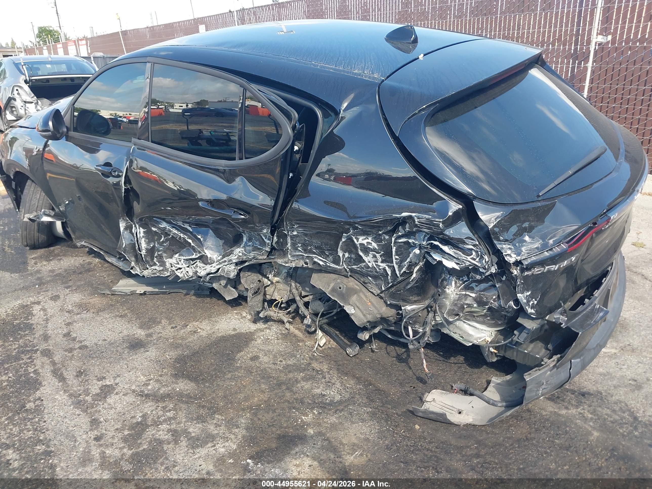 DODGE HORNET image 6