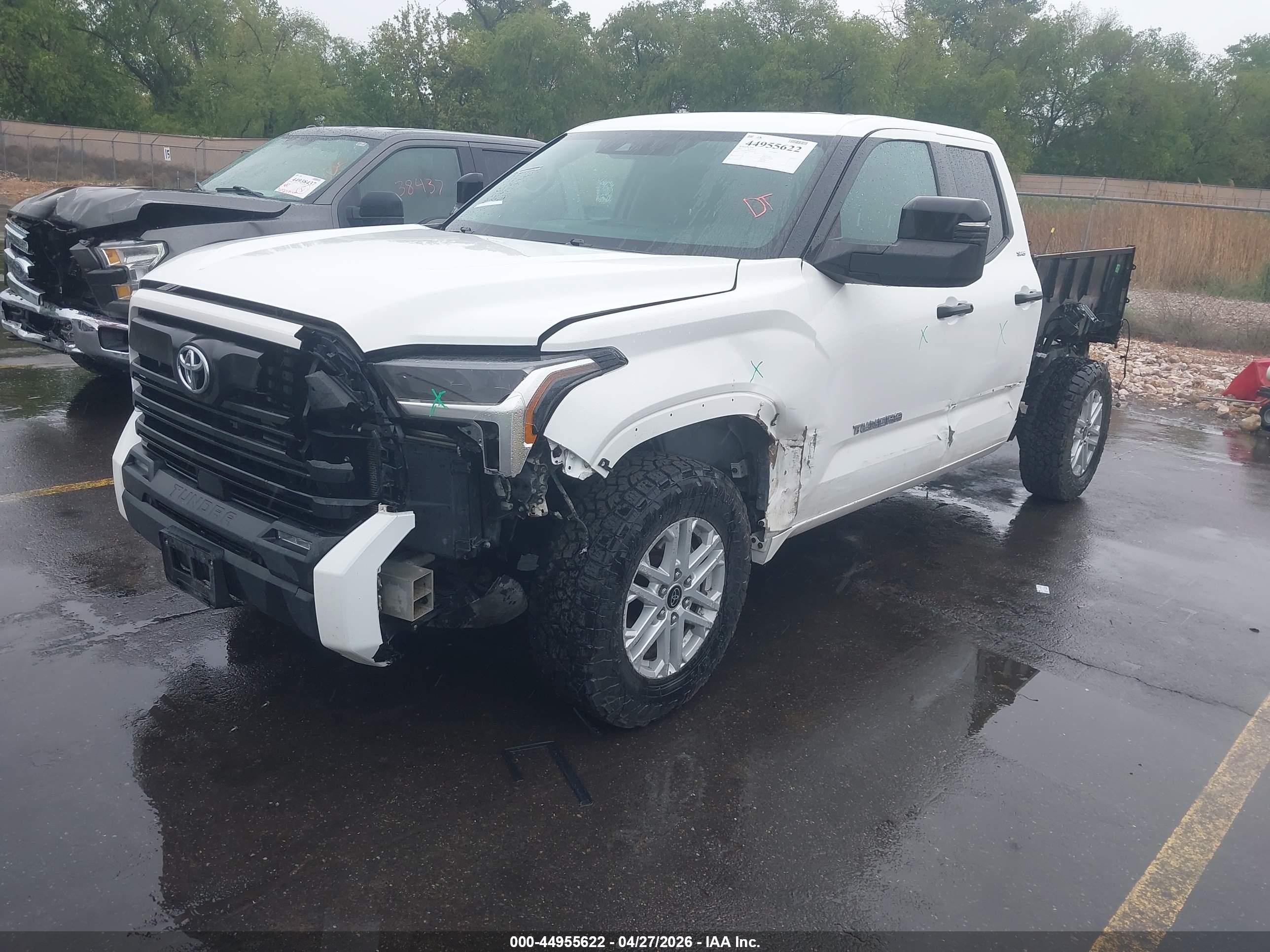 TOYOTA TUNDRA image 2