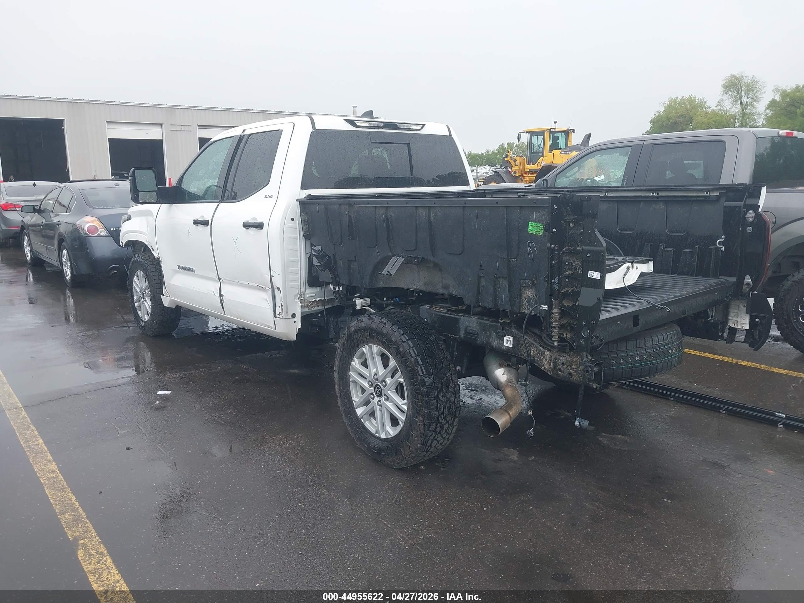 TOYOTA TUNDRA image 3