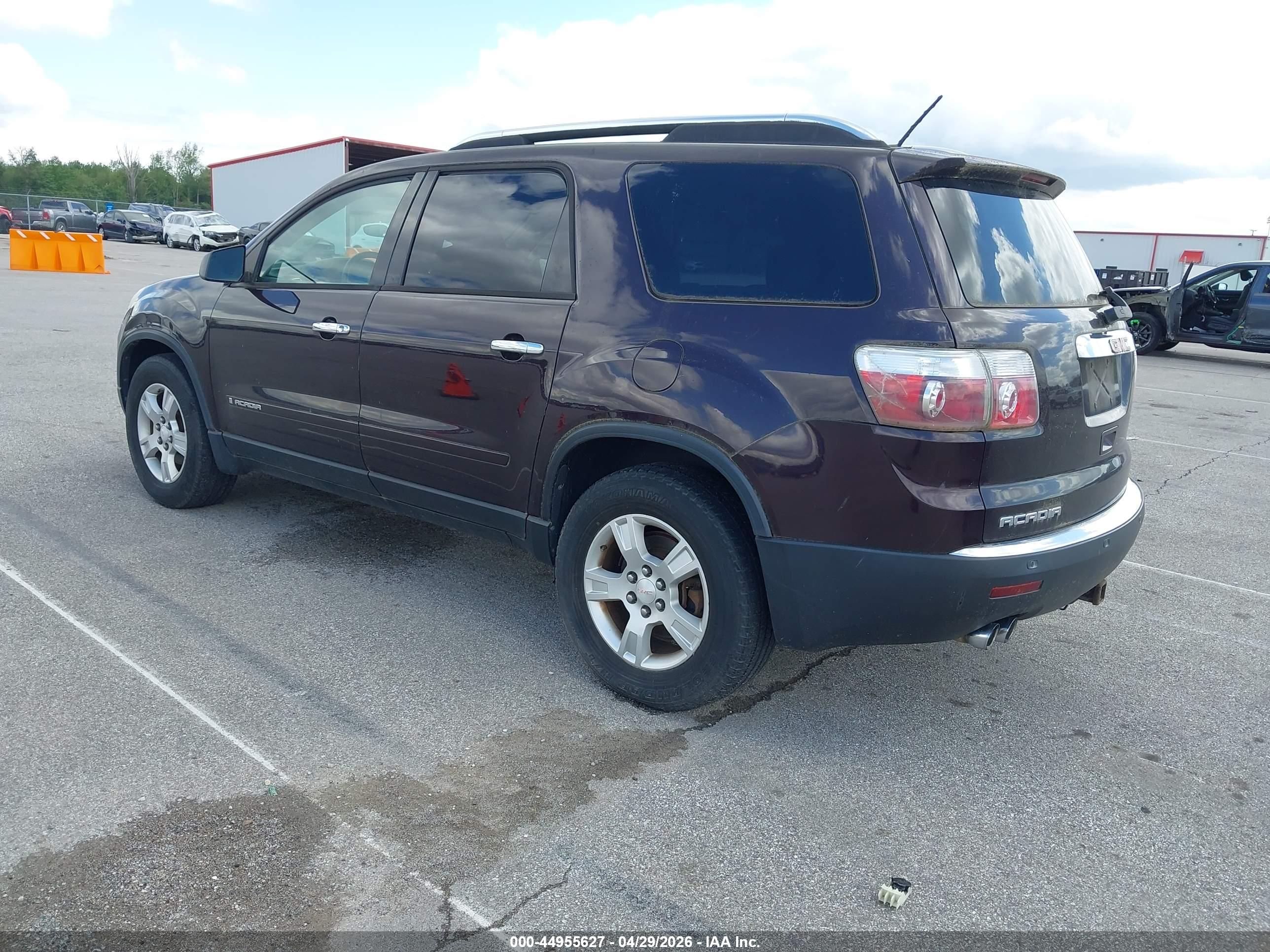 GMC ACADIA image 3