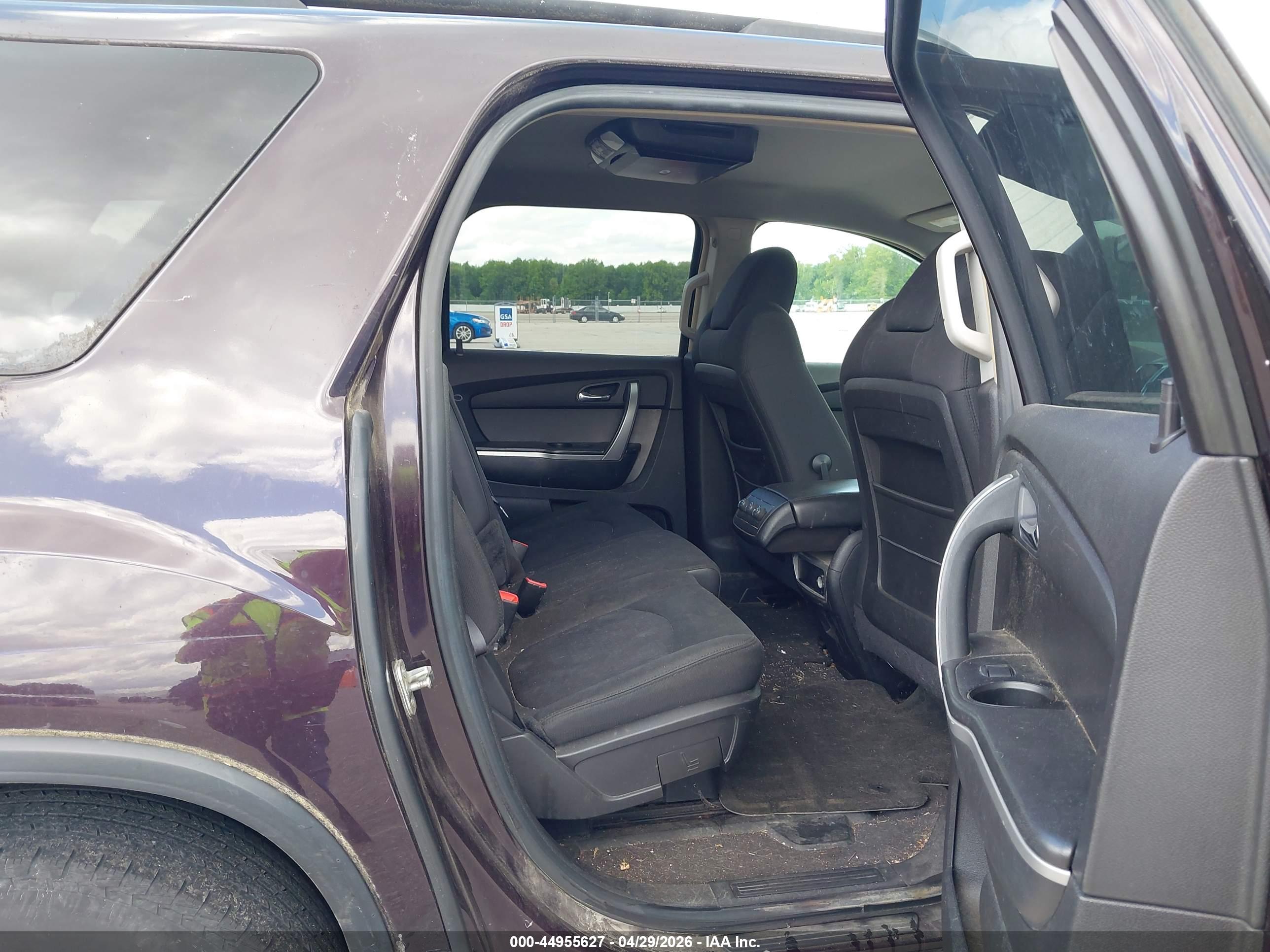GMC ACADIA image 8