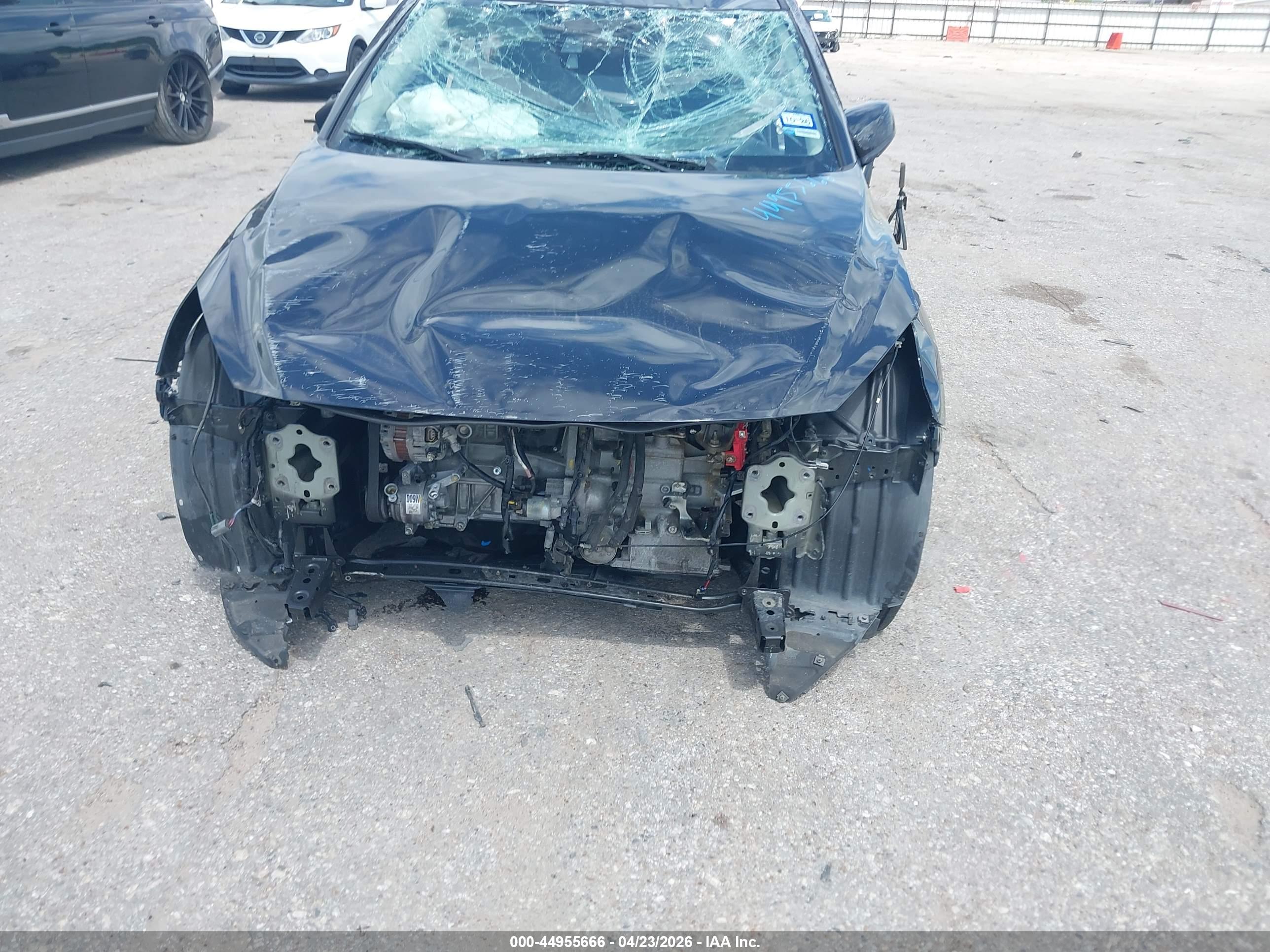 TOYOTA YARIS image 6