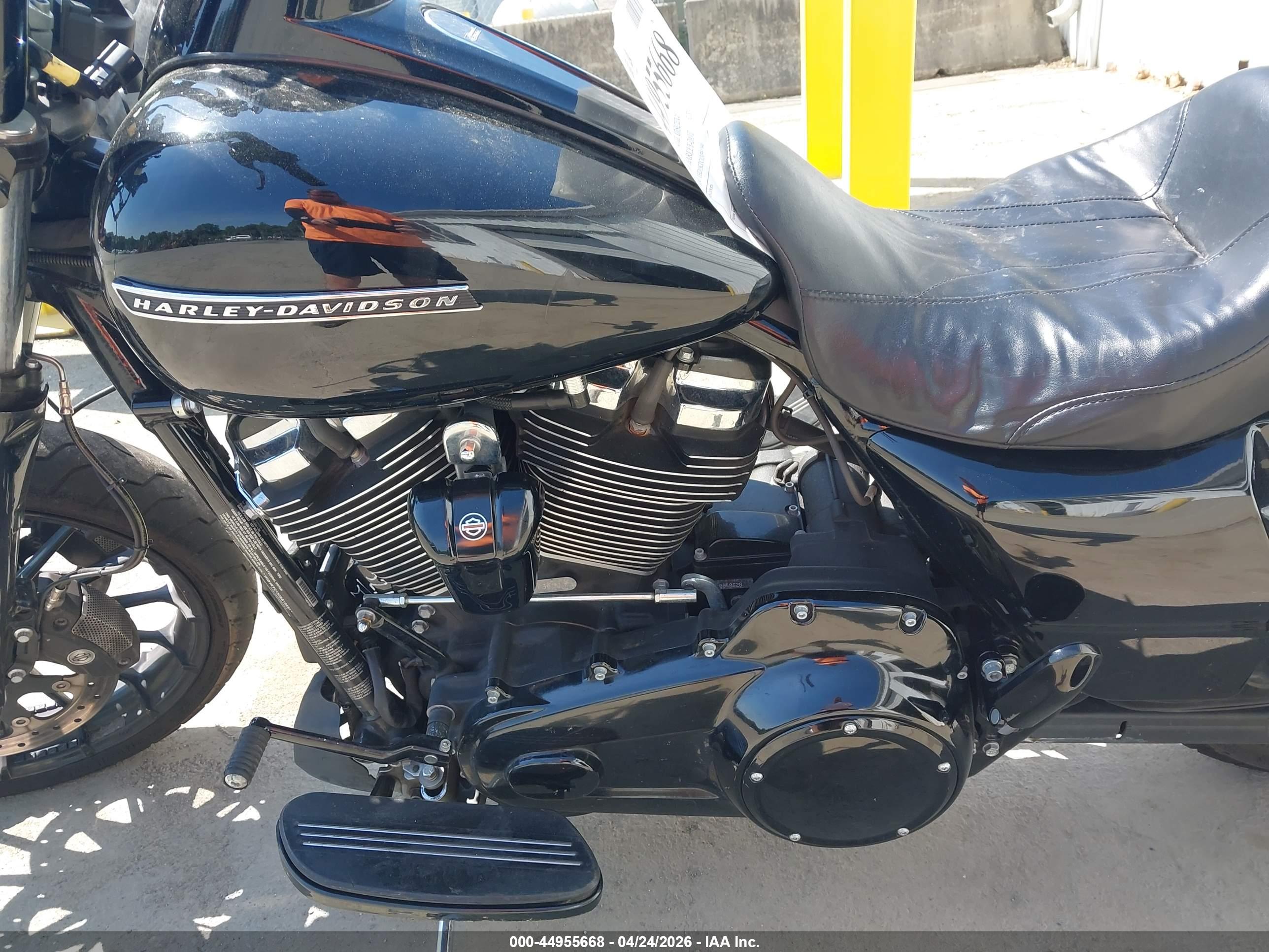 HARLEY-DAVIDSON FLTRXS image 9