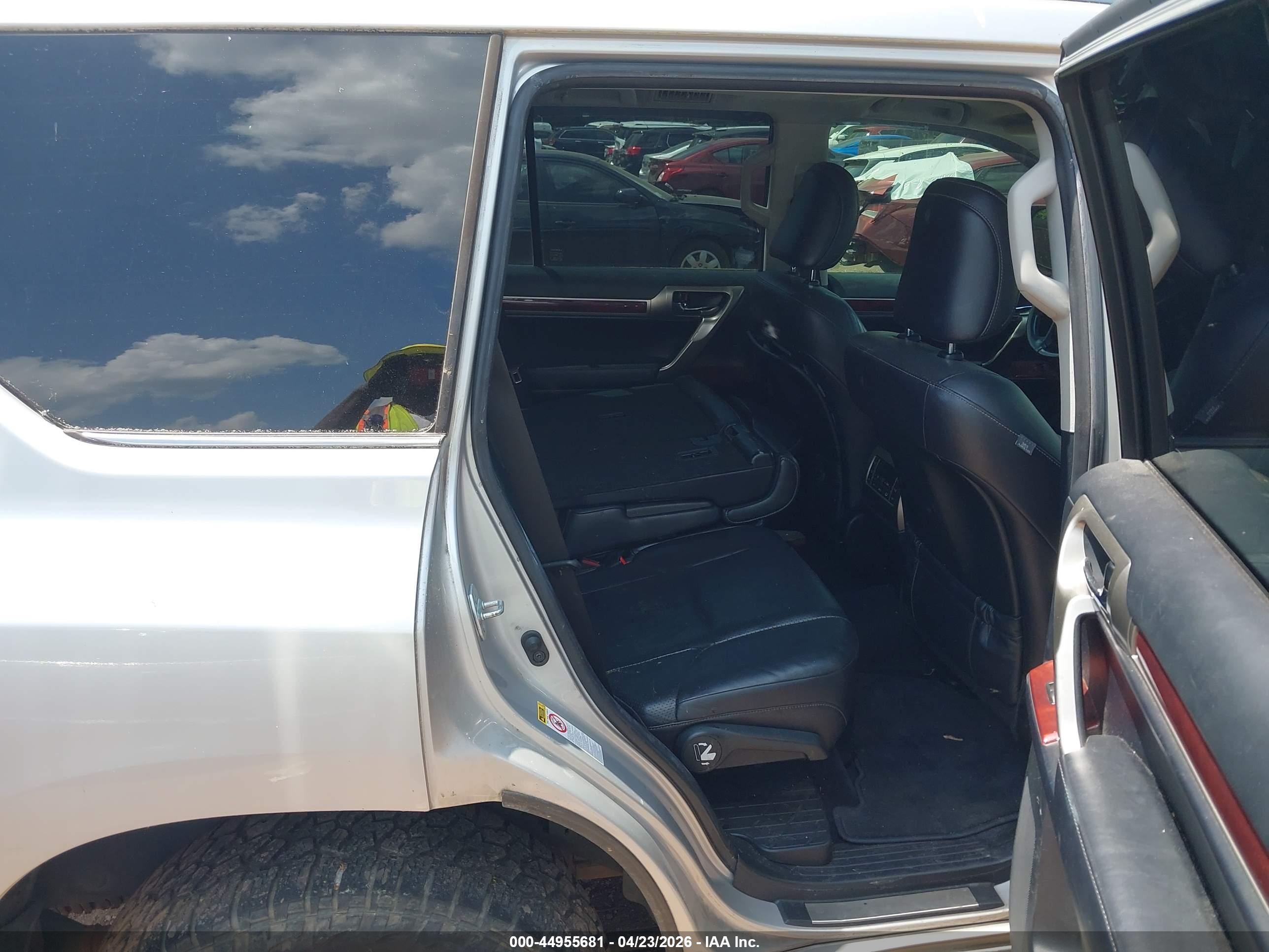 LEXUS GX image 8