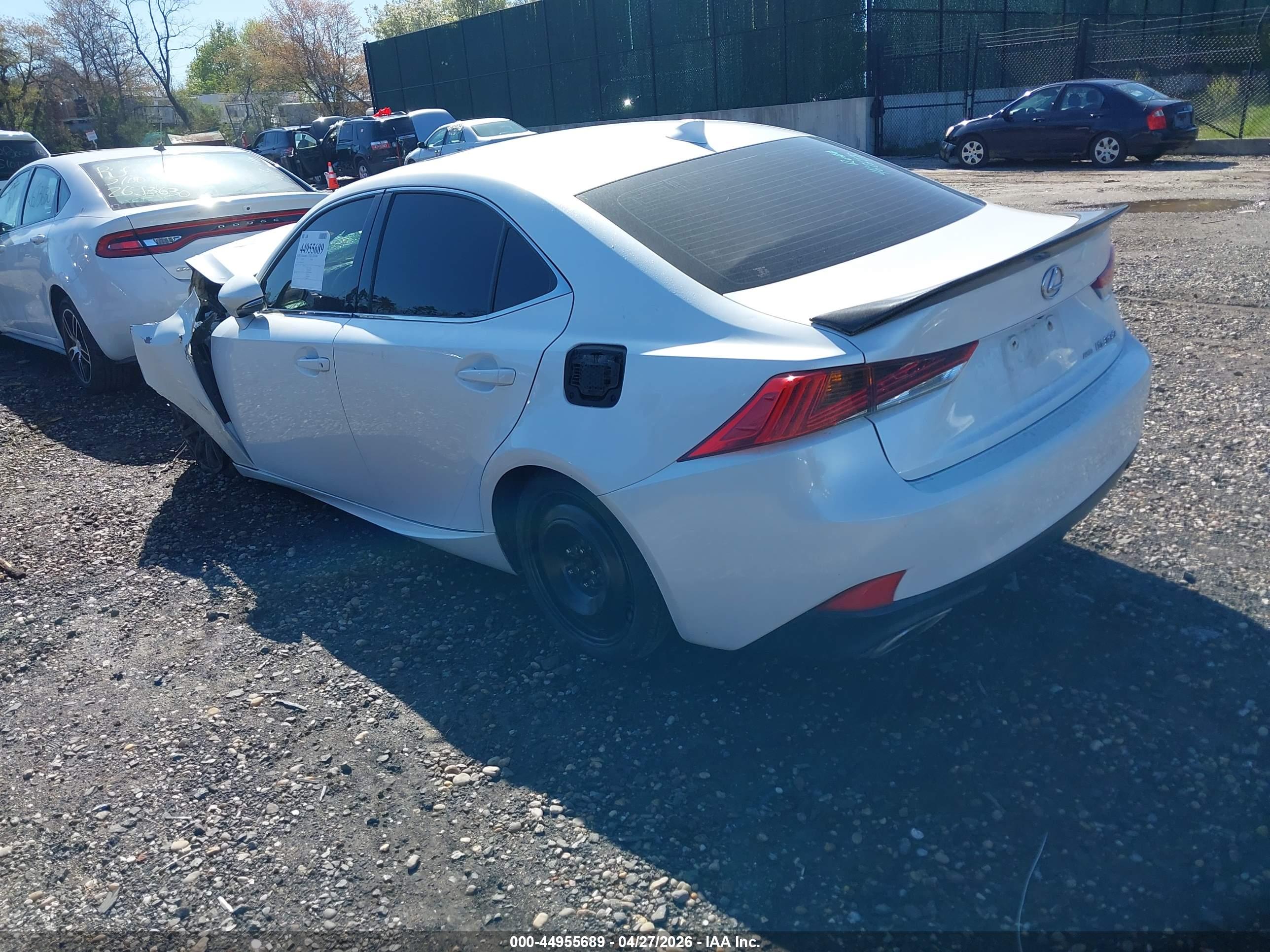 LEXUS IS image 3
