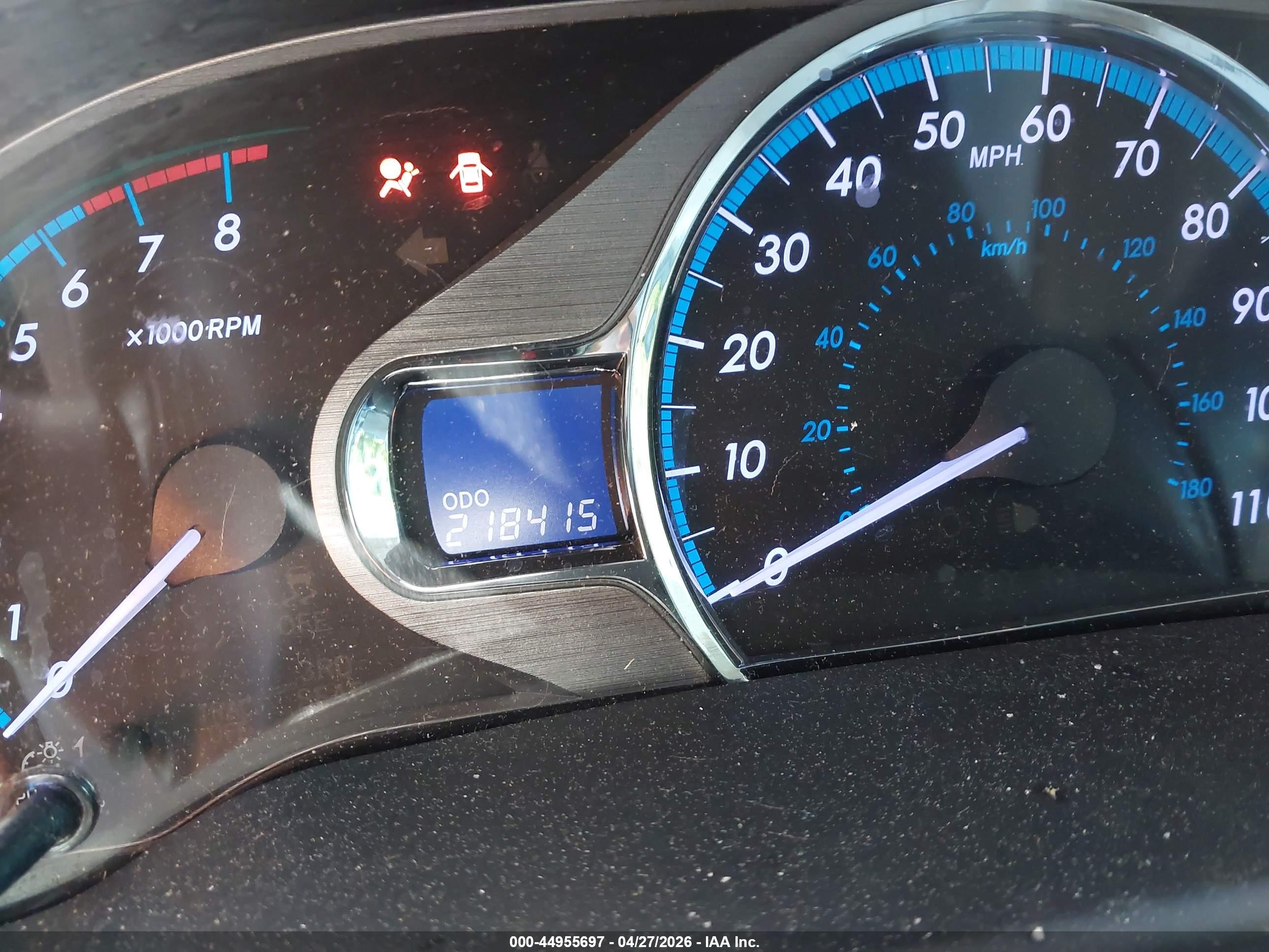 TOYOTA SIENNA image 7