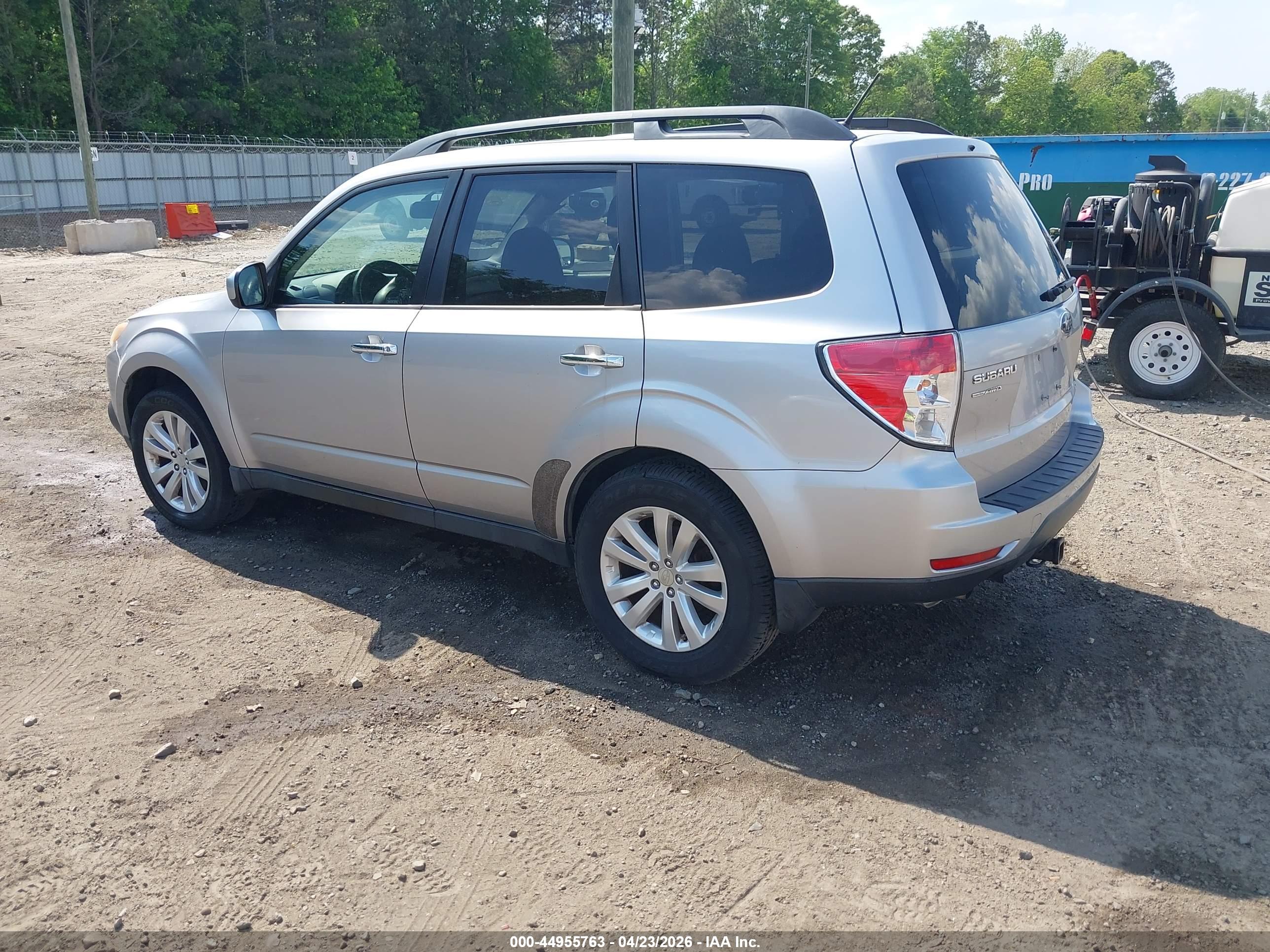 SUBARU FORESTER image 3