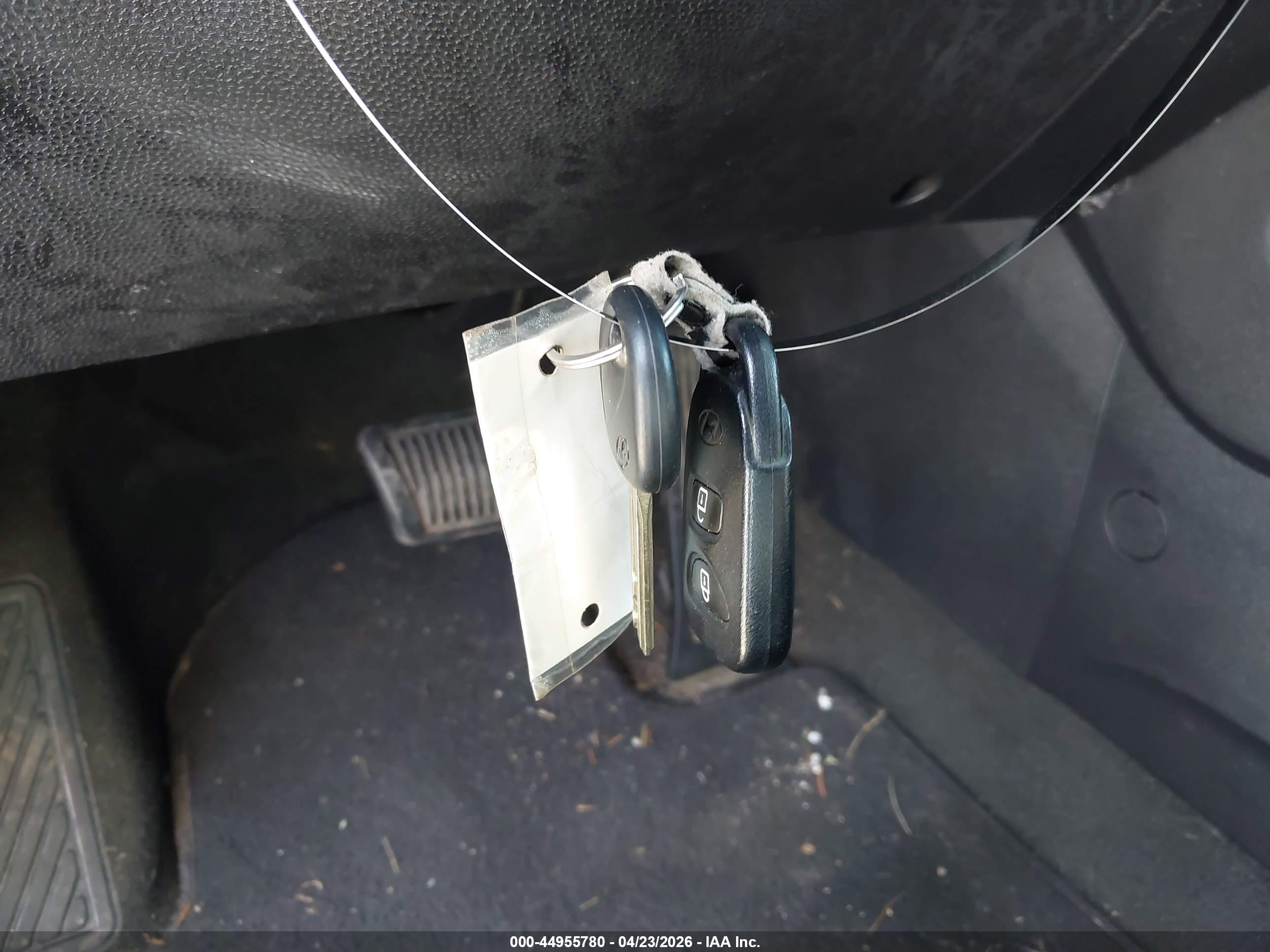 HYUNDAI TUCSON image 11
