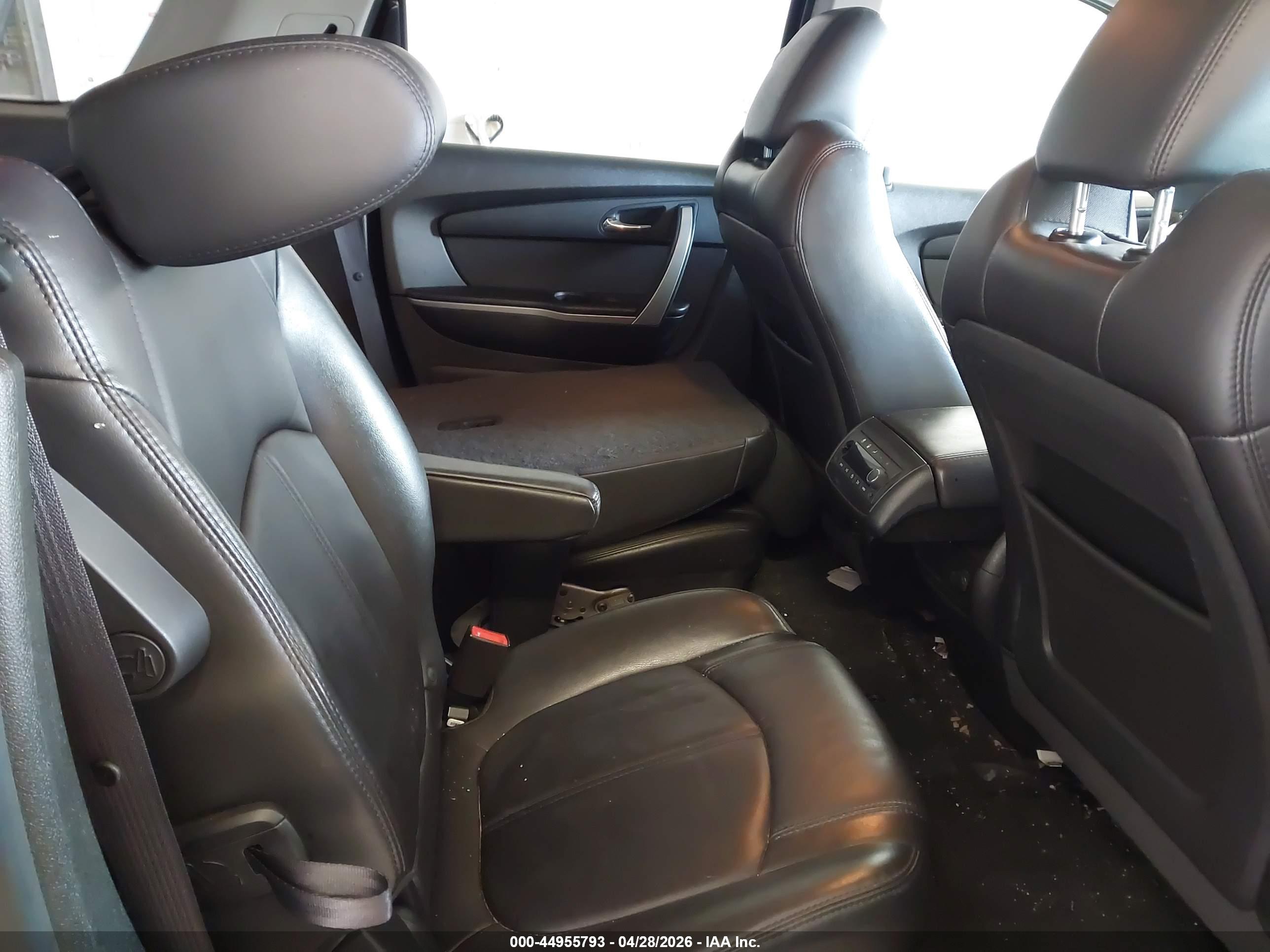 GMC ACADIA image 8