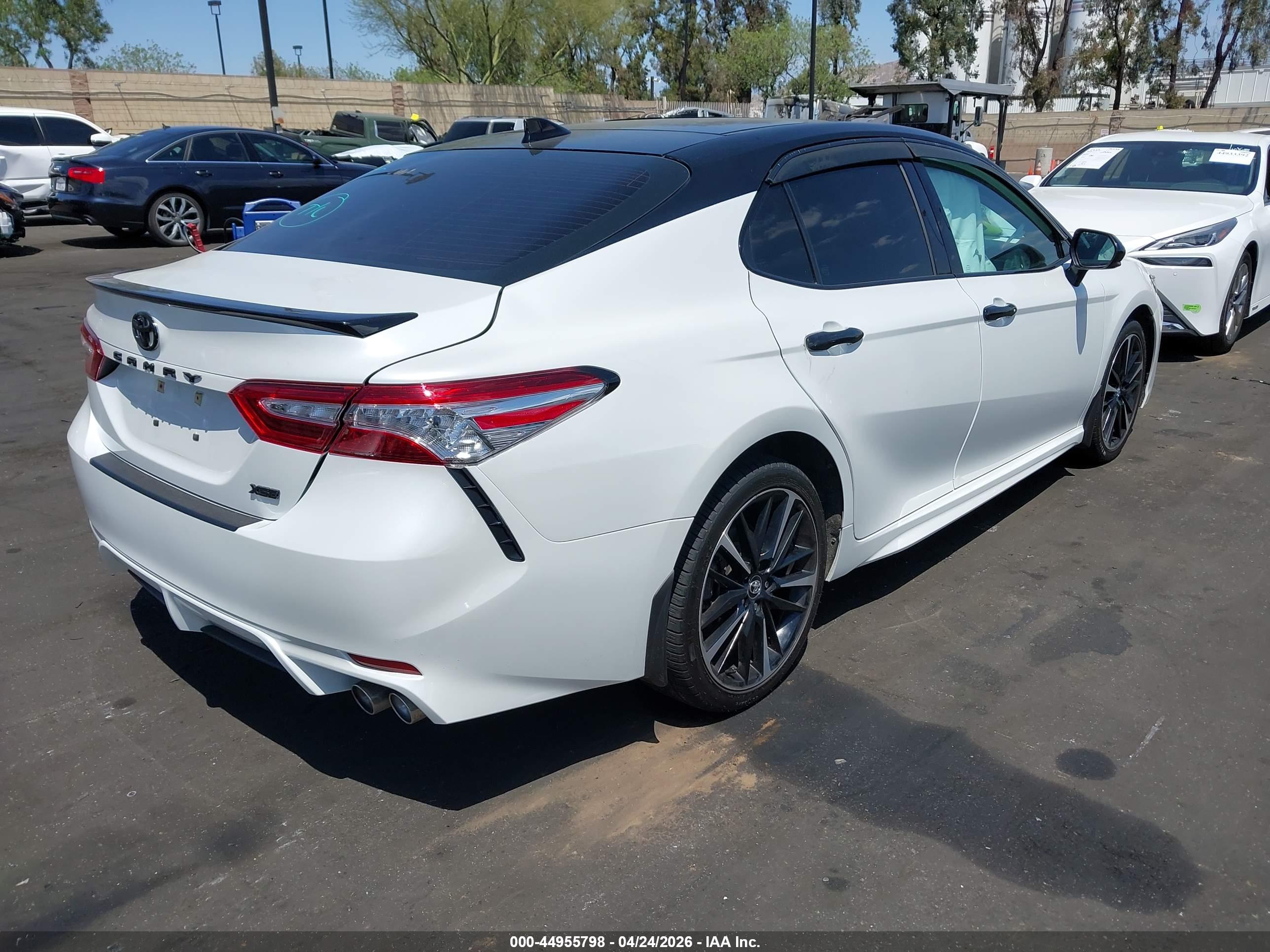 TOYOTA CAMRY image 4