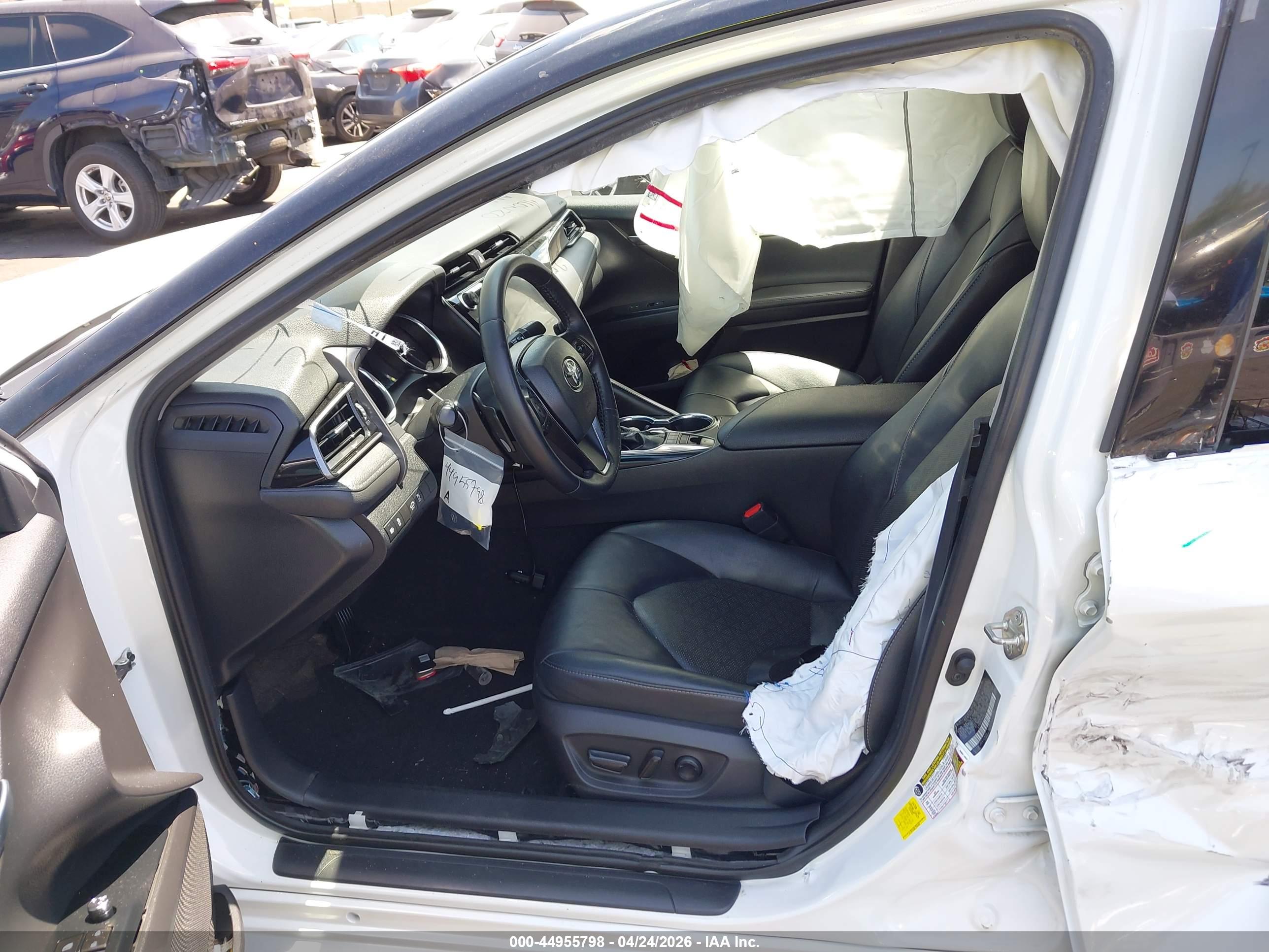 TOYOTA CAMRY image 5