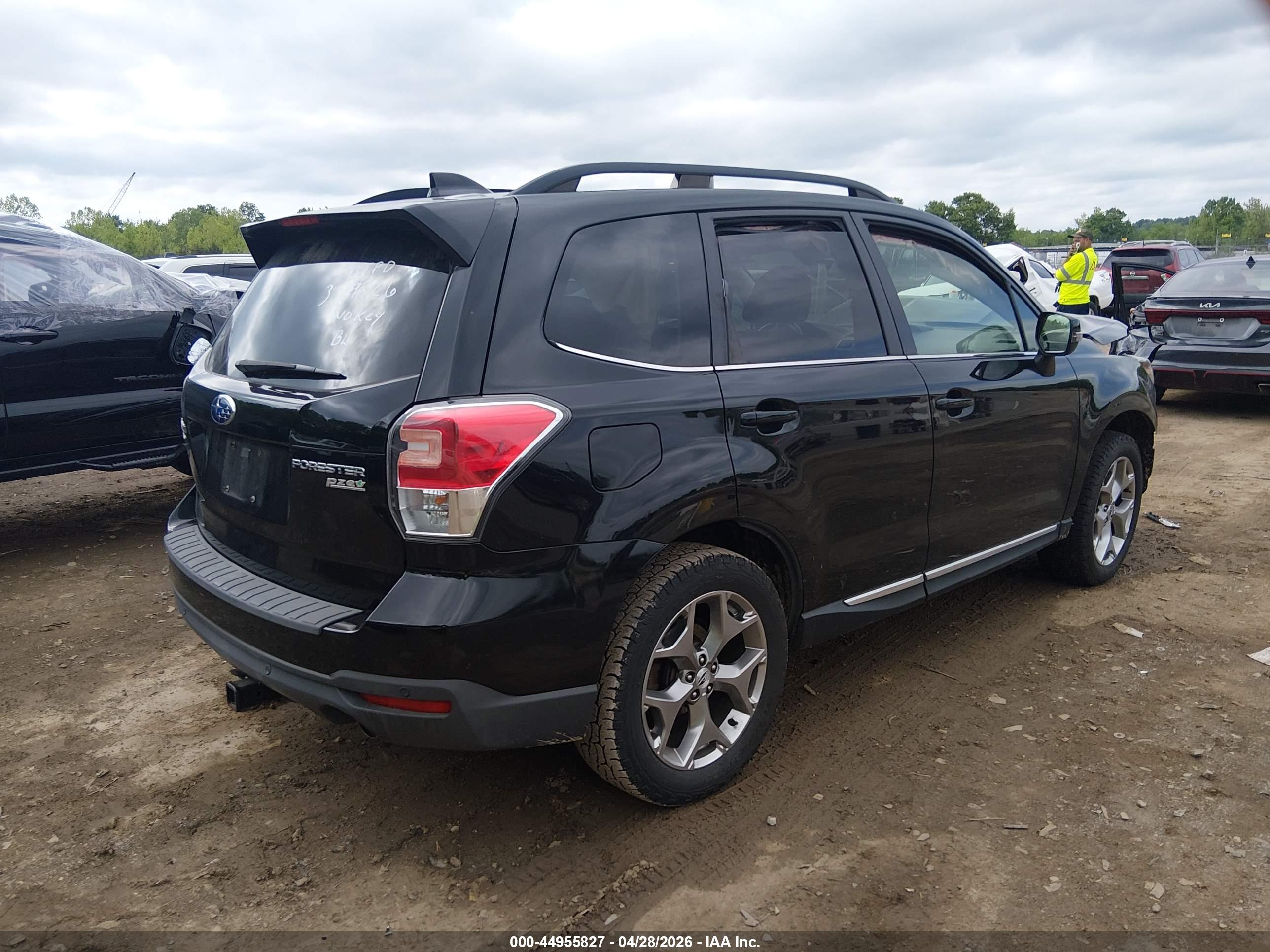 SUBARU FORESTER image 4