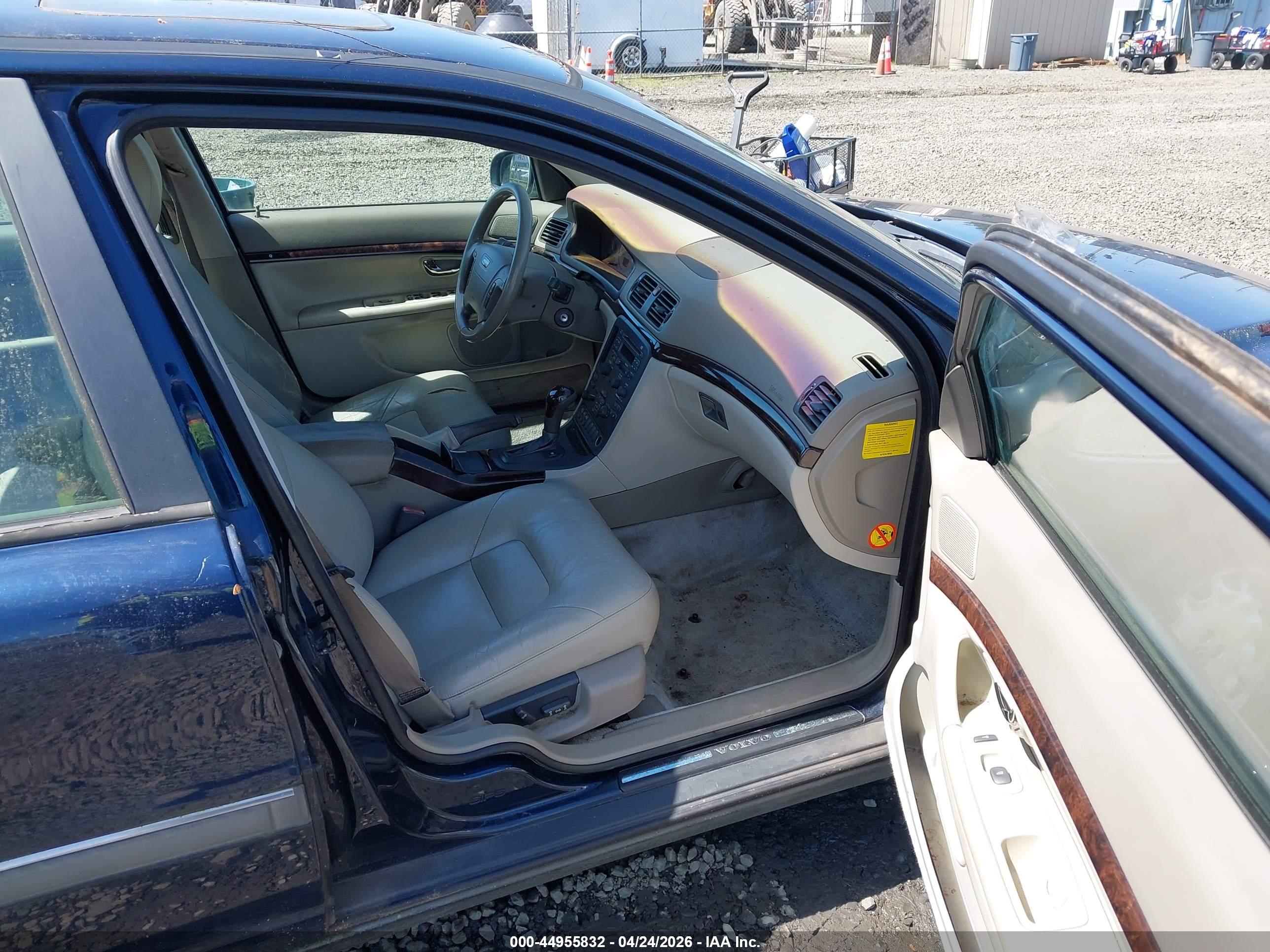 VOLVO S80 image 5