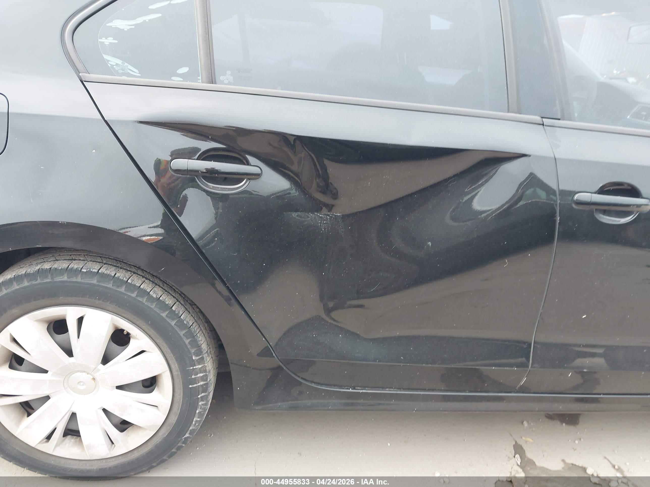 VOLKSWAGEN JETTA image 6