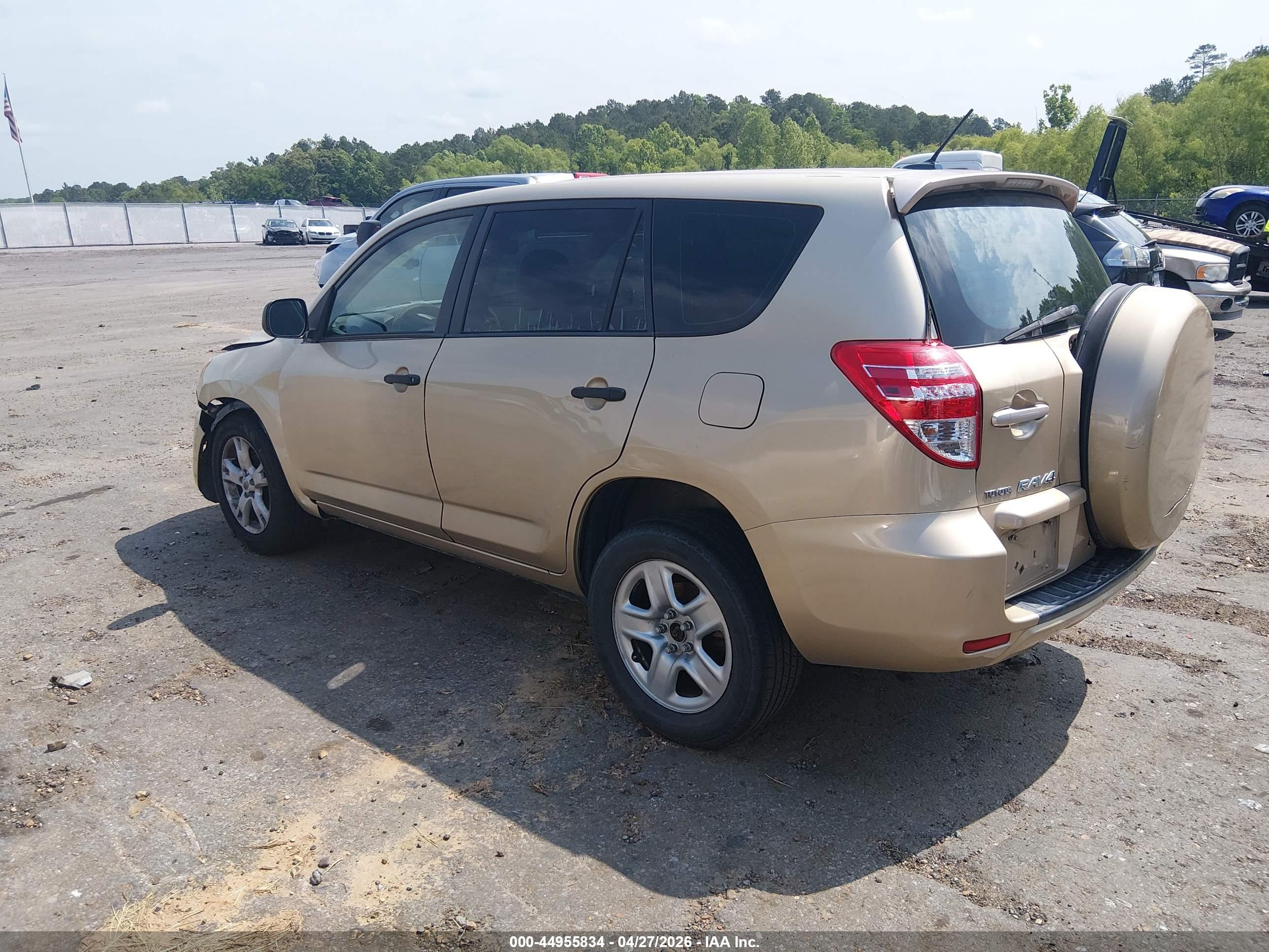 TOYOTA RAV4 image 3