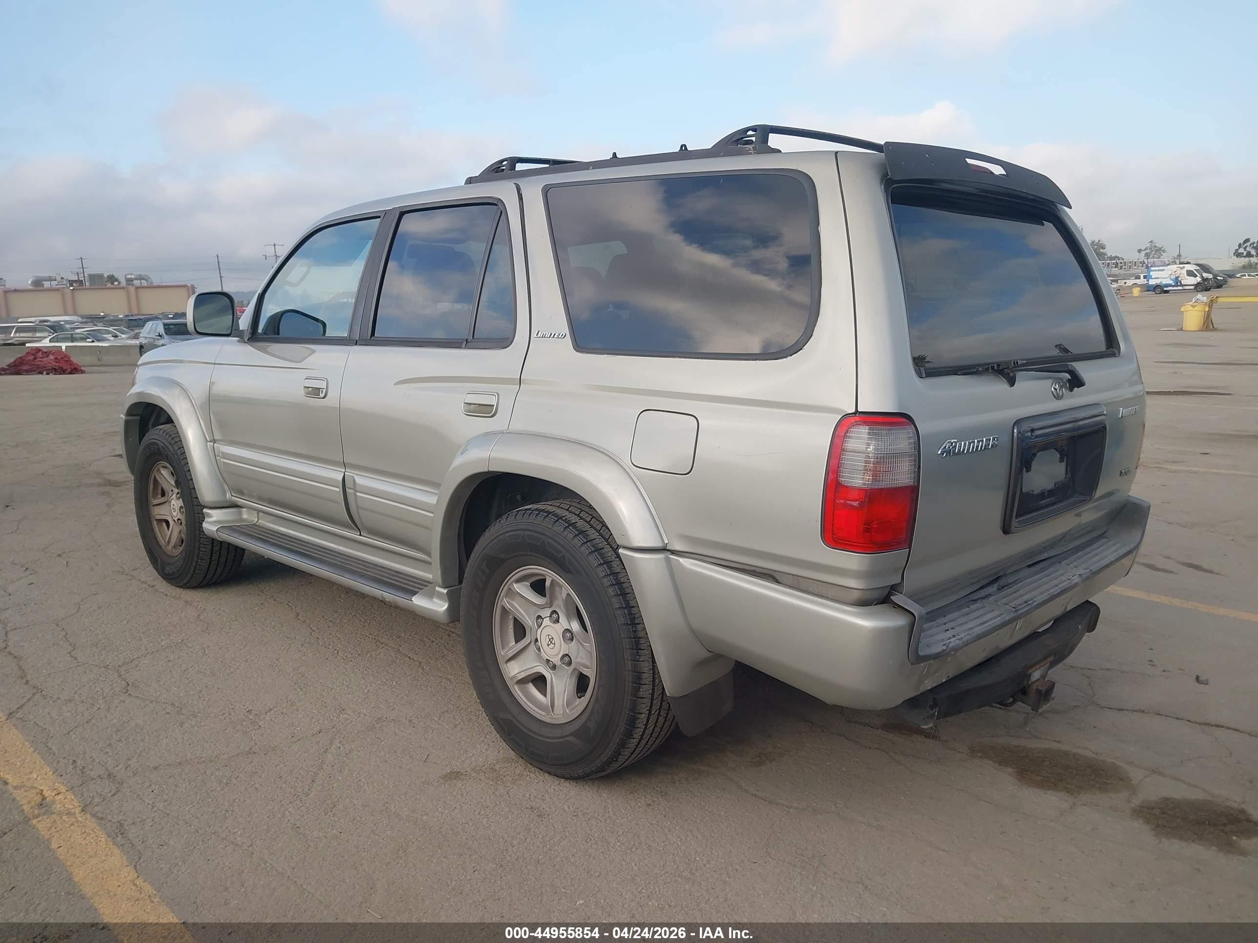 TOYOTA 4RUNNER image 3
