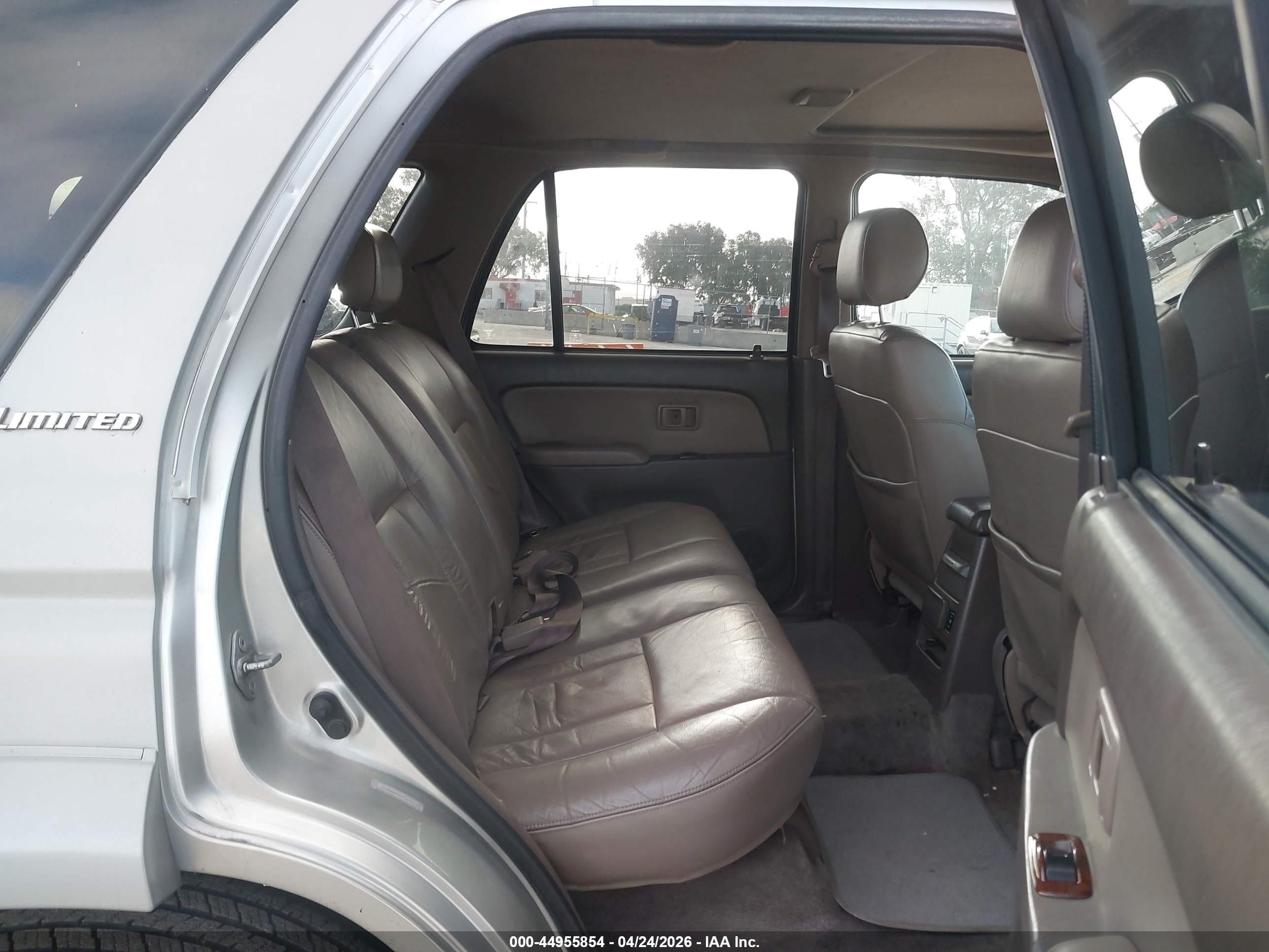 TOYOTA 4RUNNER image 8