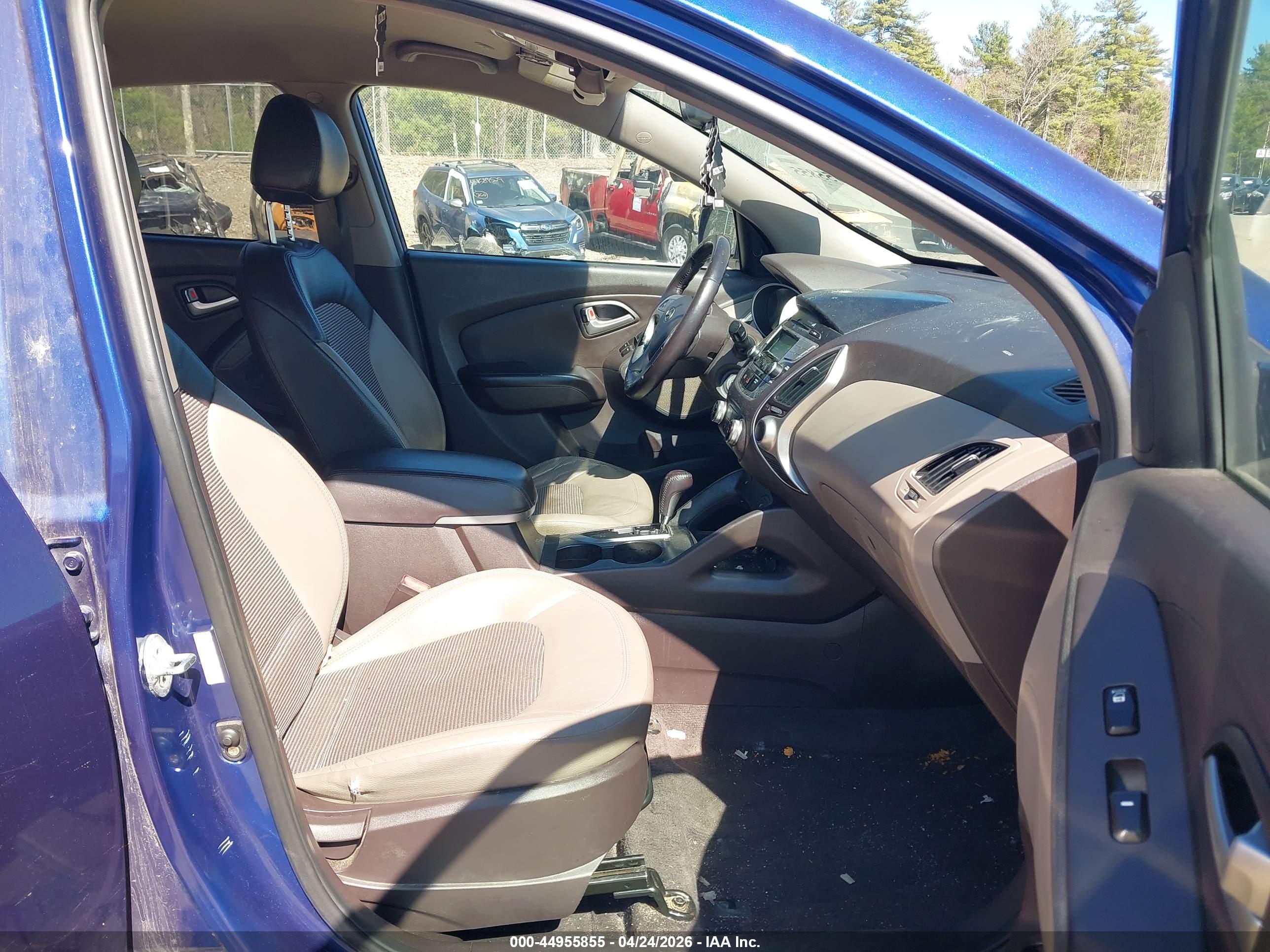 HYUNDAI TUCSON image 5