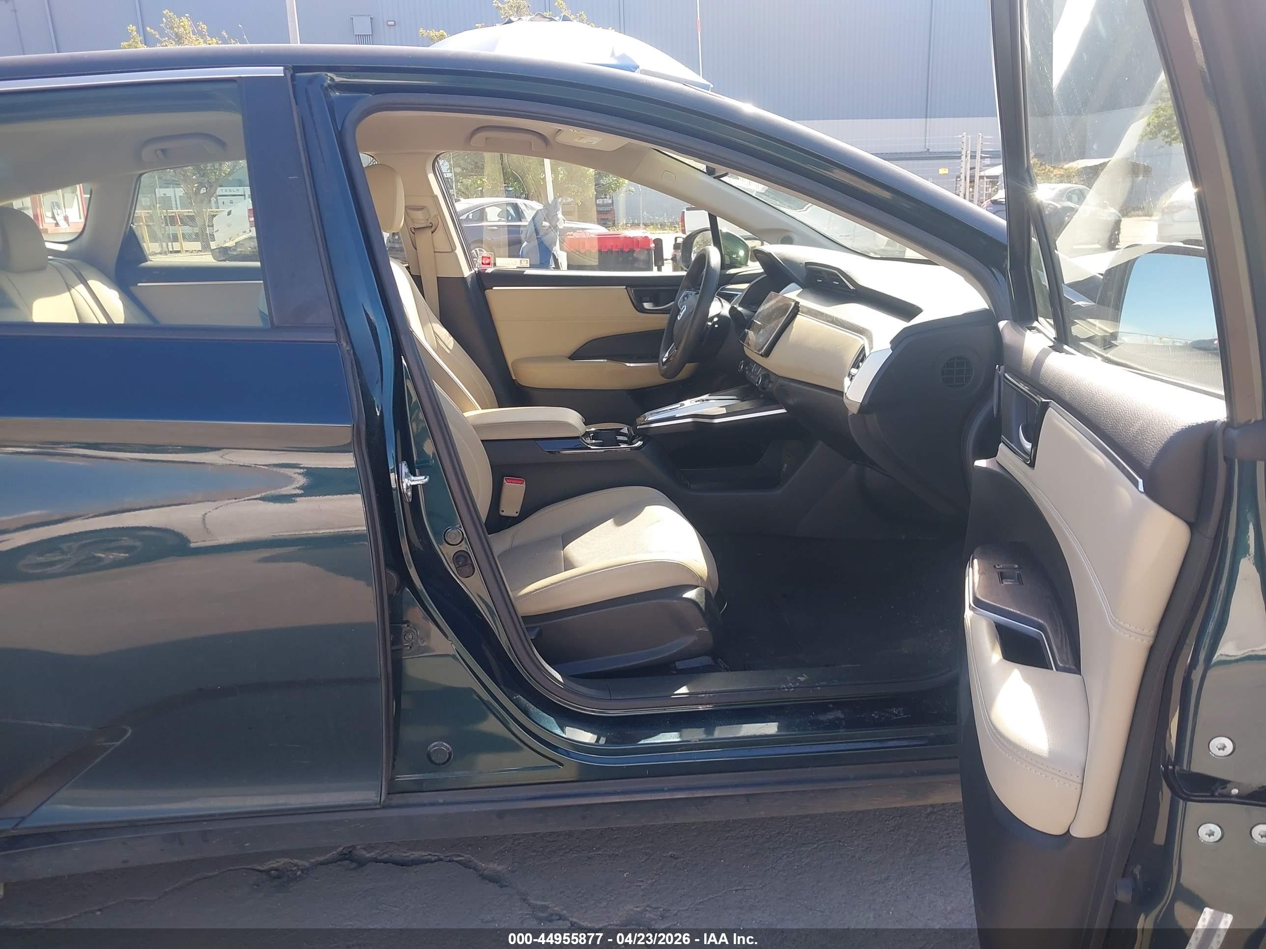 HONDA CLARITY image 5