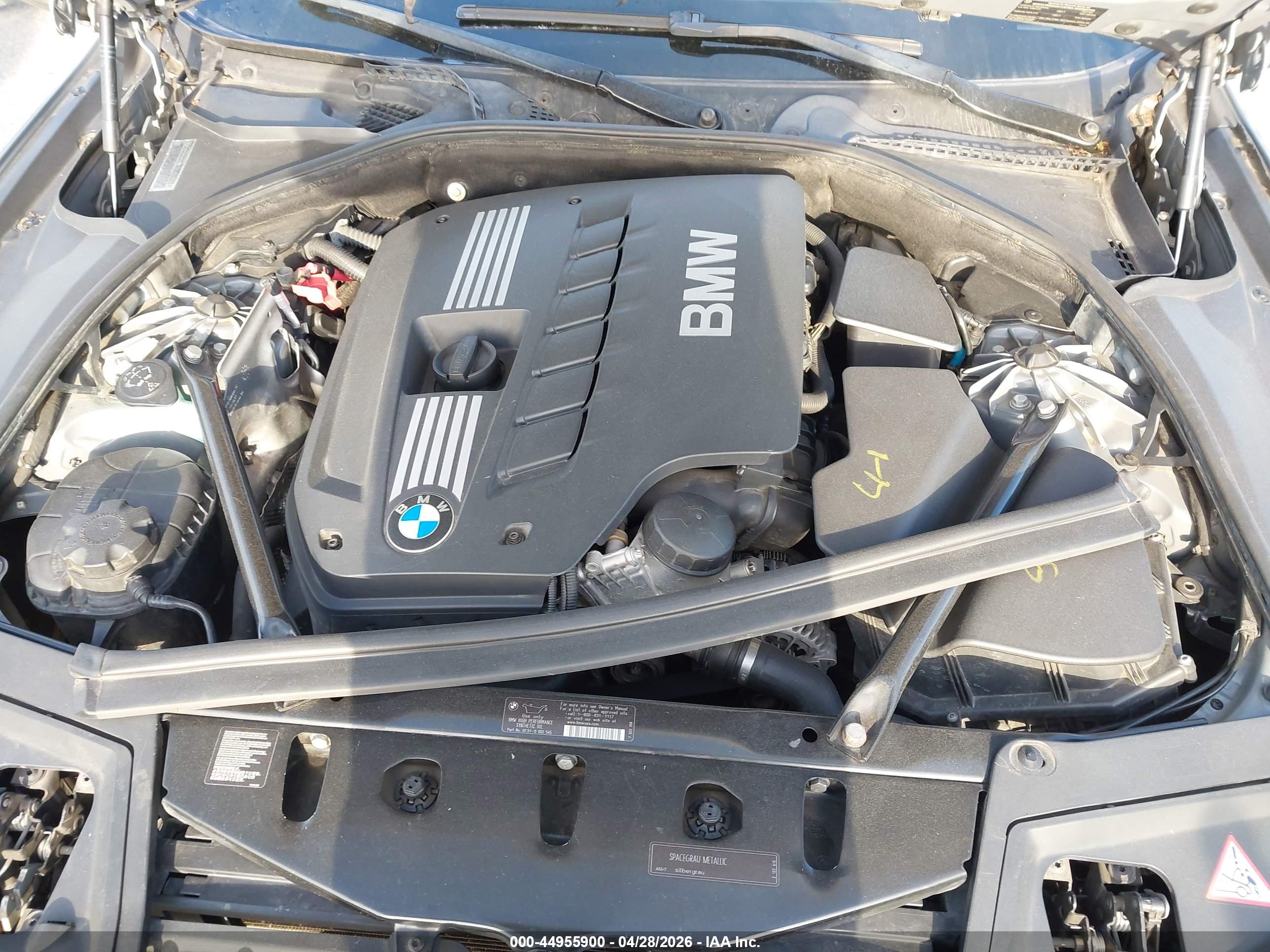 BMW 528I image 10